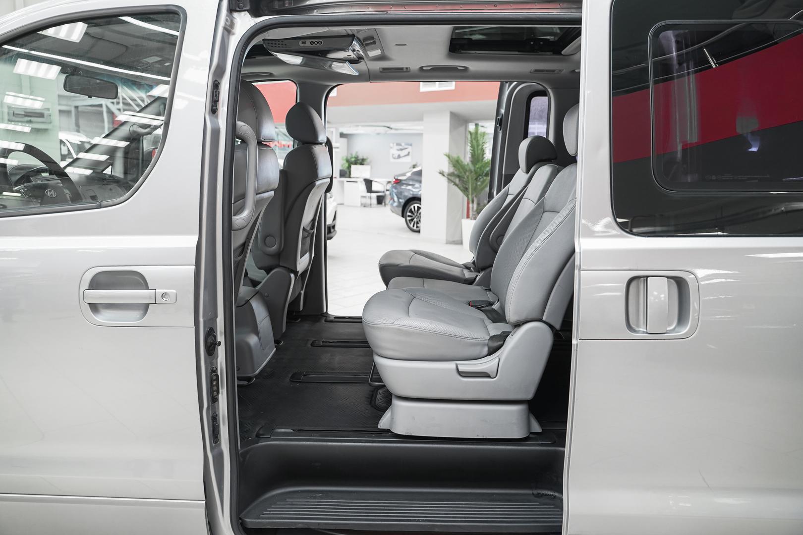 Hyundai Grand Starex 2012, серый, ДЦ Орехово