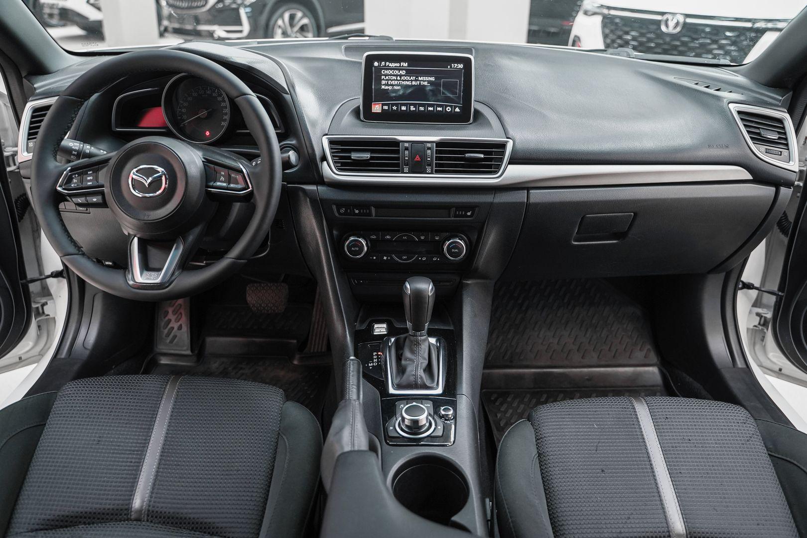 Mazda 3 2018, белый, ДЦ Орехово