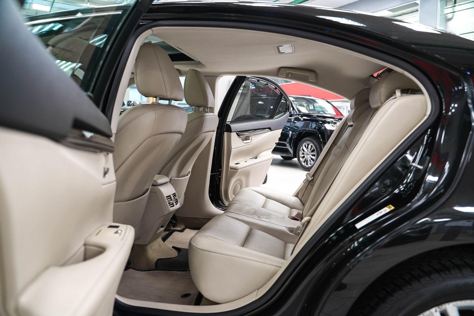 Lexus ES 2014, черный, ДЦ Орехово