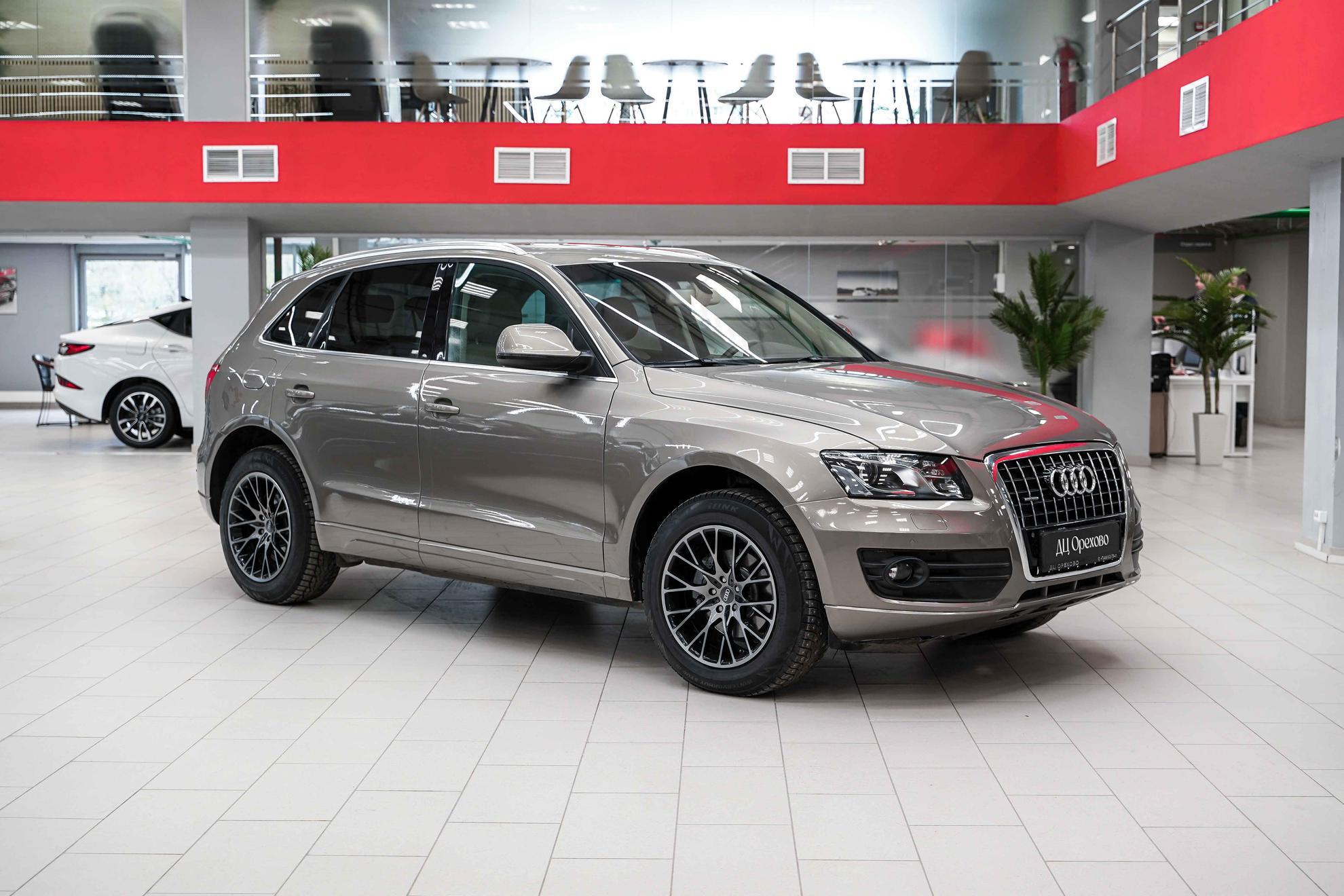 Audi Q5 2010, бежевый, ДЦ Орехово