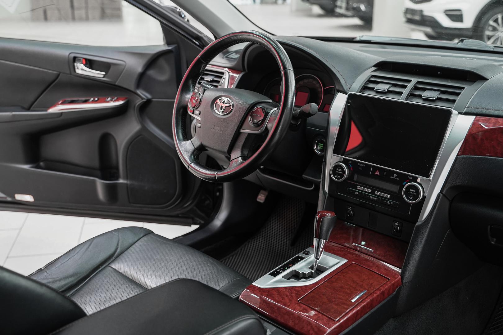 Toyota Camry 2014, черный, ДЦ Орехово