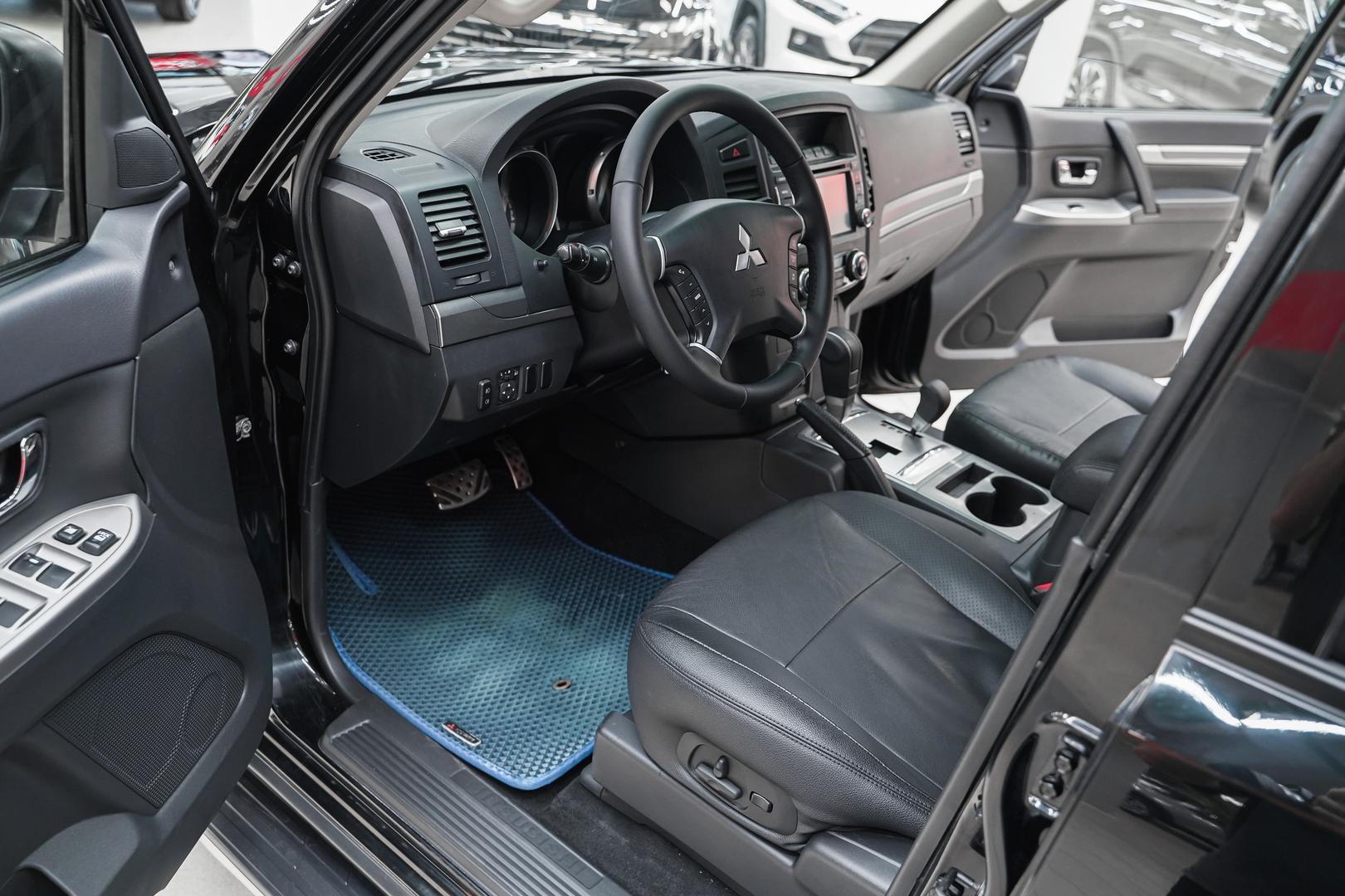 Mitsubishi Pajero 2014, черный, ДЦ Орехово