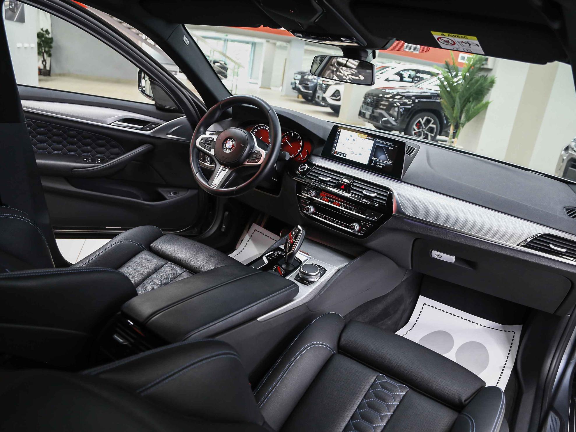 BMW 5 серии 2018, серый, ДЦ Орехово