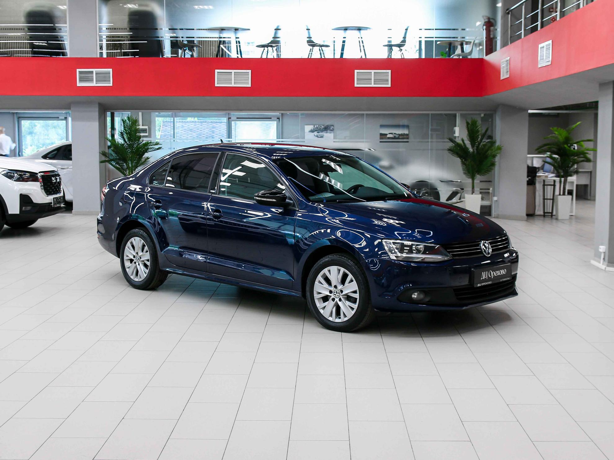 Volkswagen Jetta 2014, синий, ДЦ Орехово
