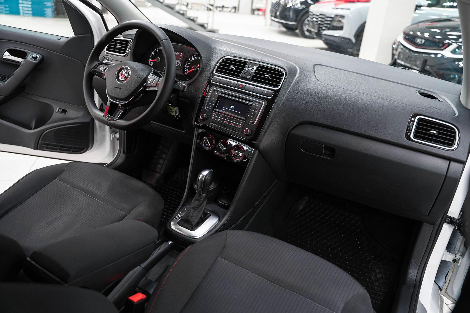 Volkswagen Polo 2017, белый, ДЦ Орехово