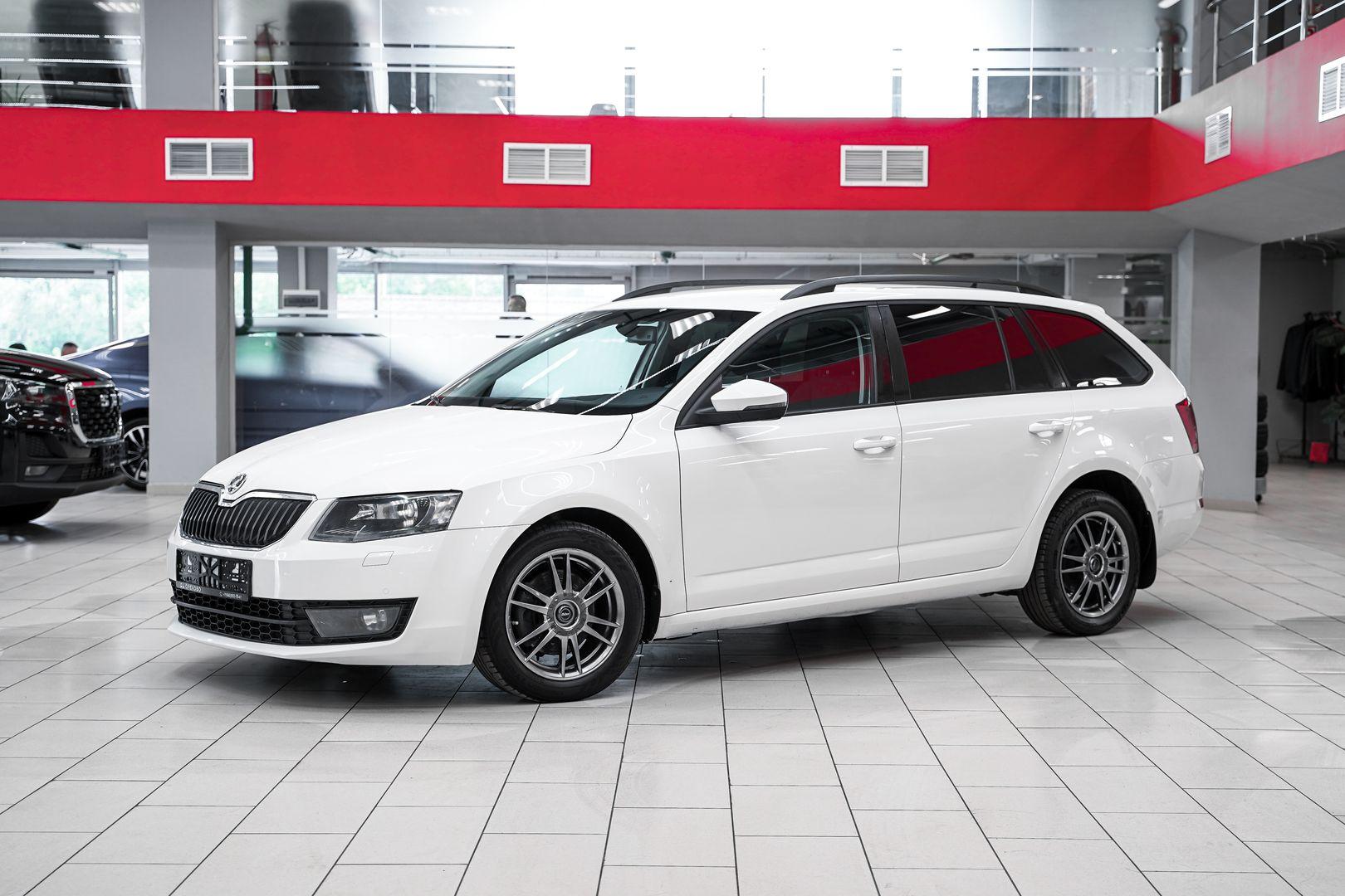 Skoda Octavia 2015, белый, ДЦ Орехово