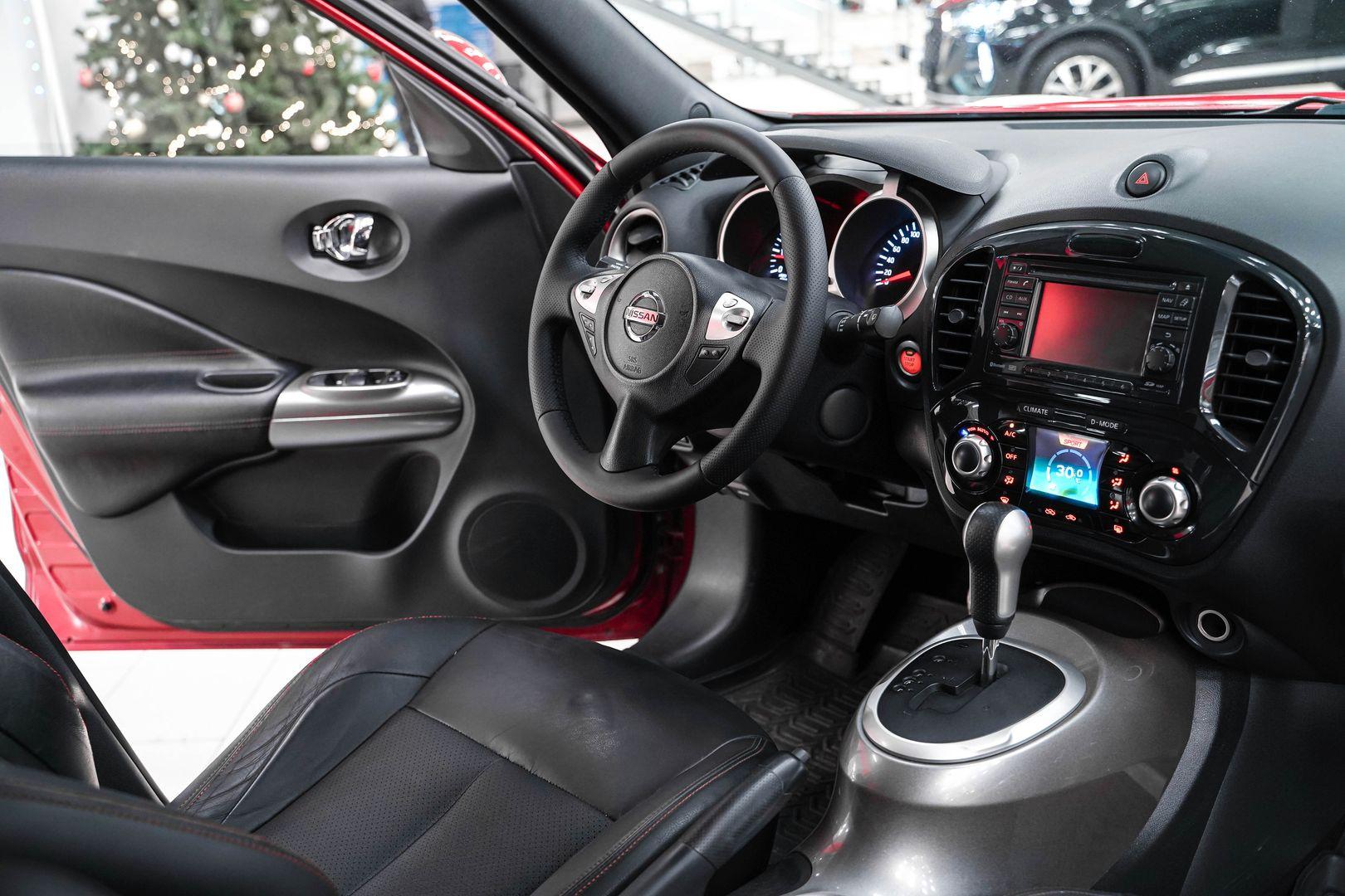 Nissan Juke 2011, красный, ДЦ Орехово