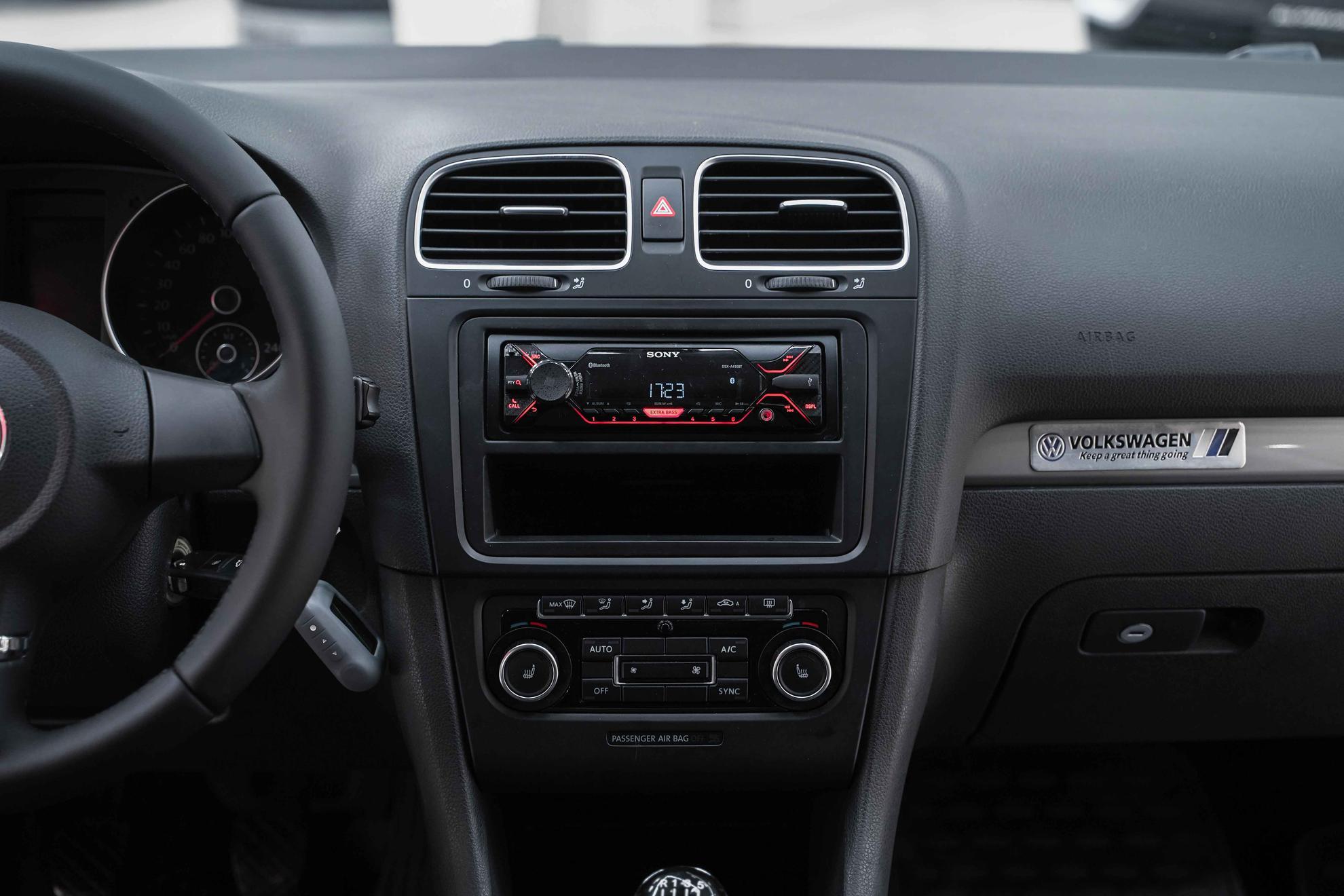 Volkswagen Golf 2012, серебряный, ДЦ Орехово