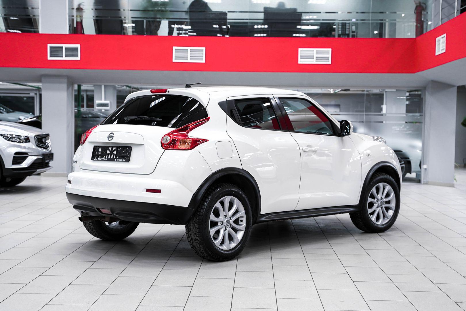 Nissan Juke 2014, белый, ДЦ Орехово