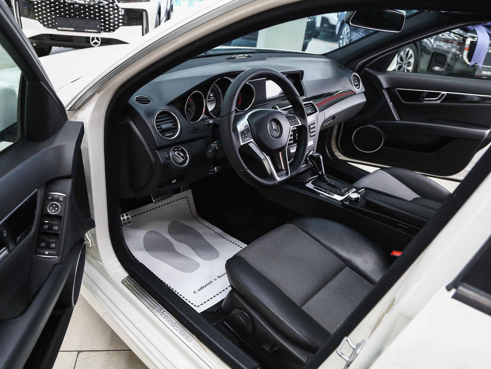 Mercedes-Benz C-Класс 2012, белый, ДЦ Орехово