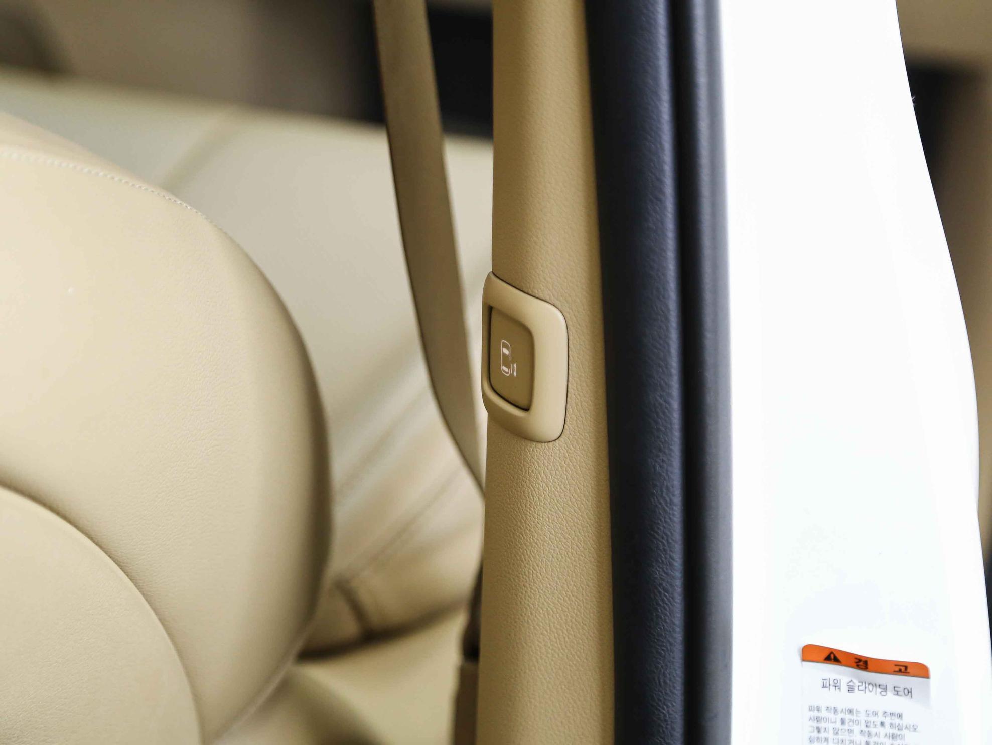 Kia Carnival 2019, белый, ДЦ Орехово