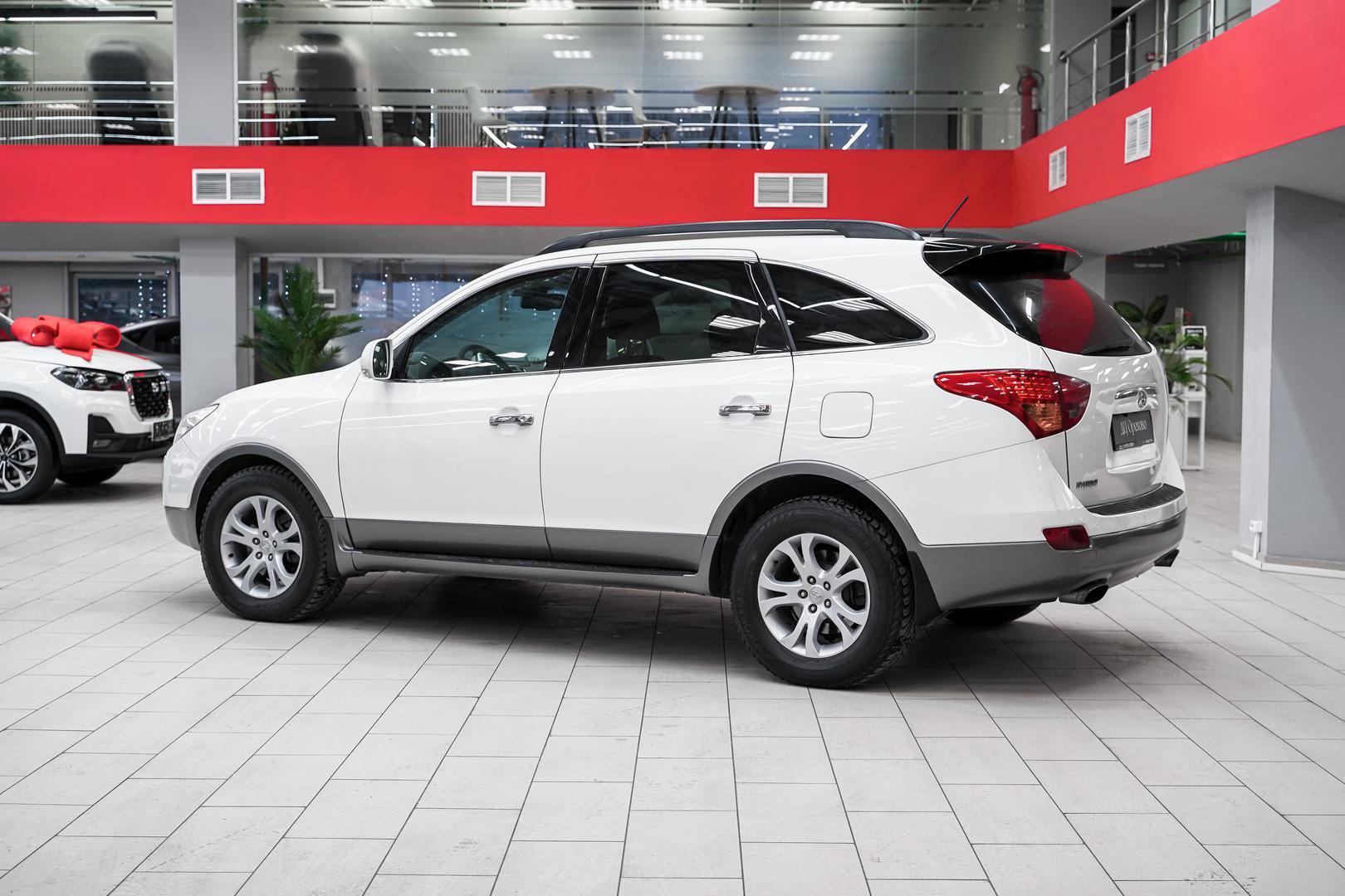 Hyundai ix55 2010, белый, ДЦ Орехово