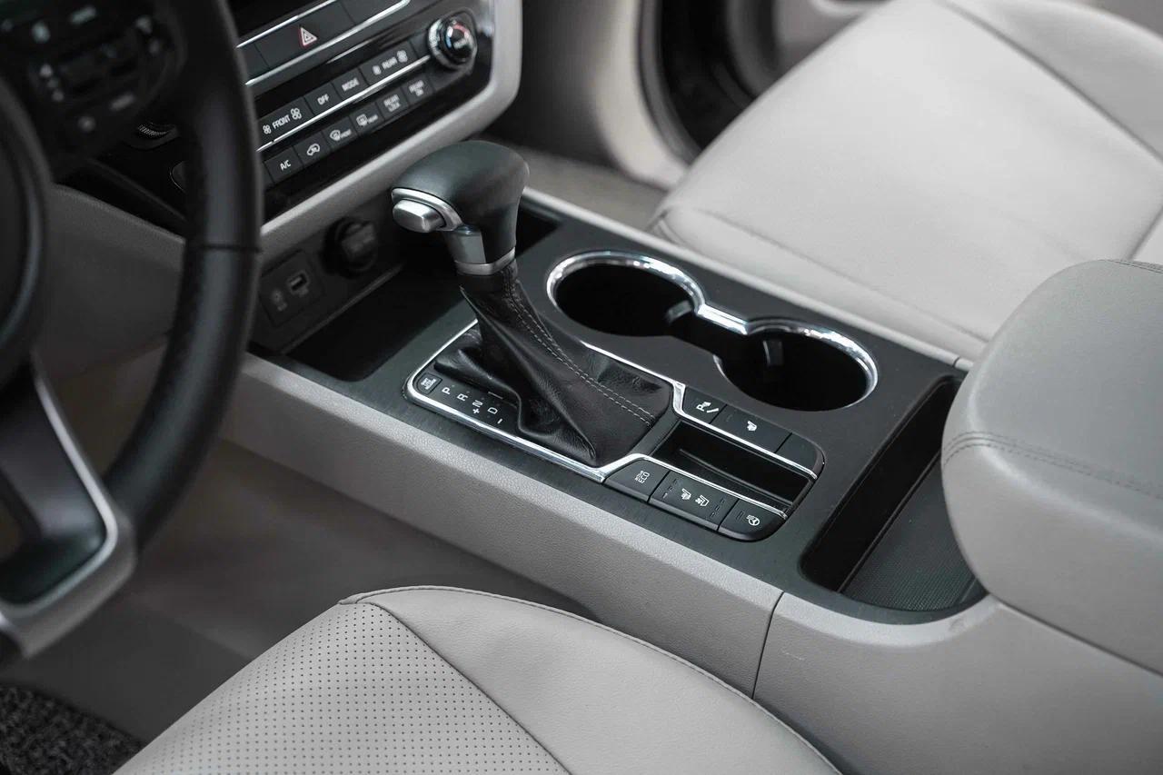 Kia Carnival 2019, черный, ДЦ Орехово