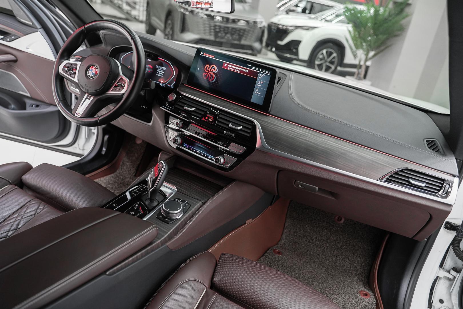 BMW 5 серии 2021, белый, ДЦ Орехово