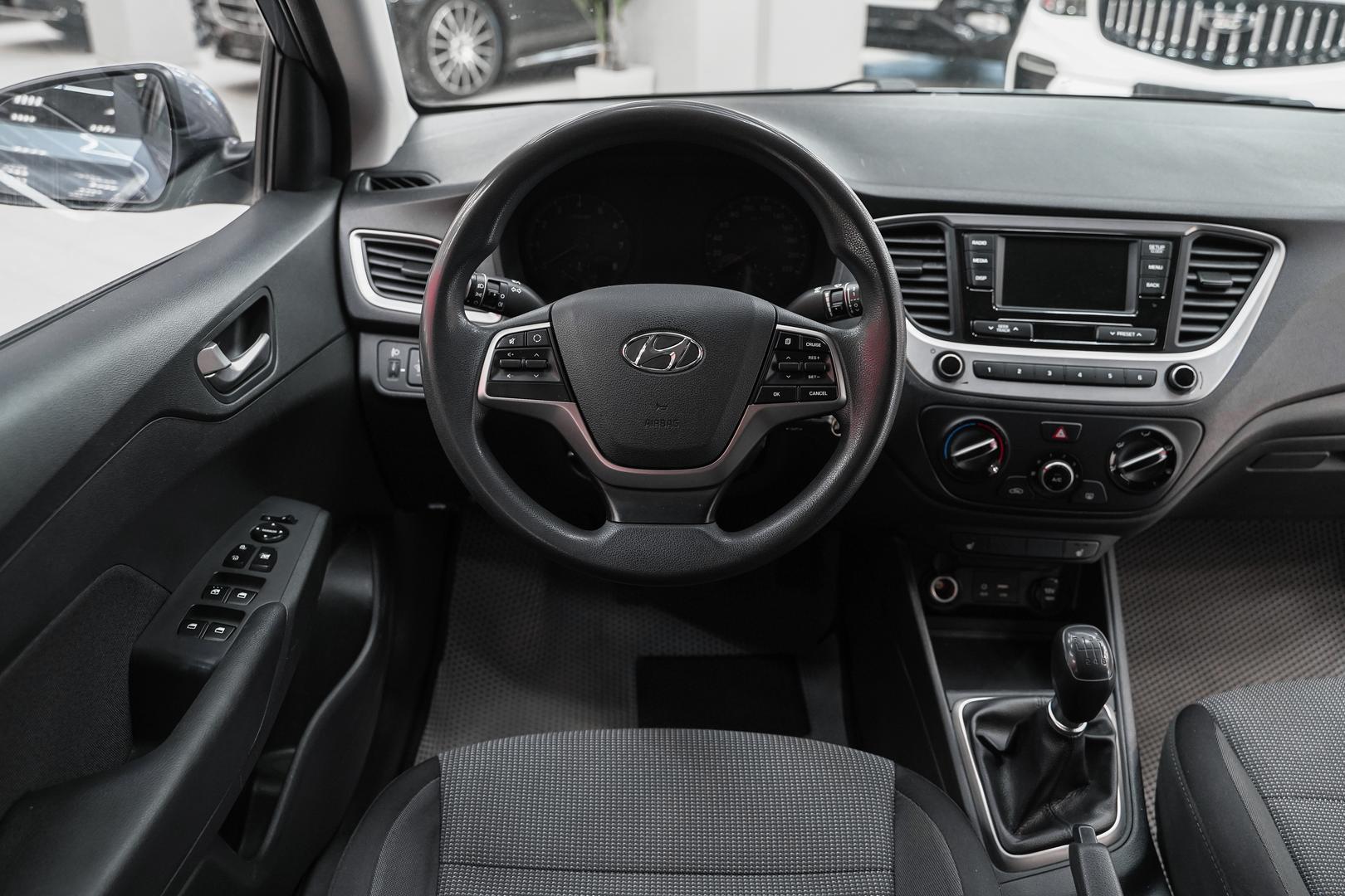 Hyundai Solaris 2018, серый, ДЦ Орехово