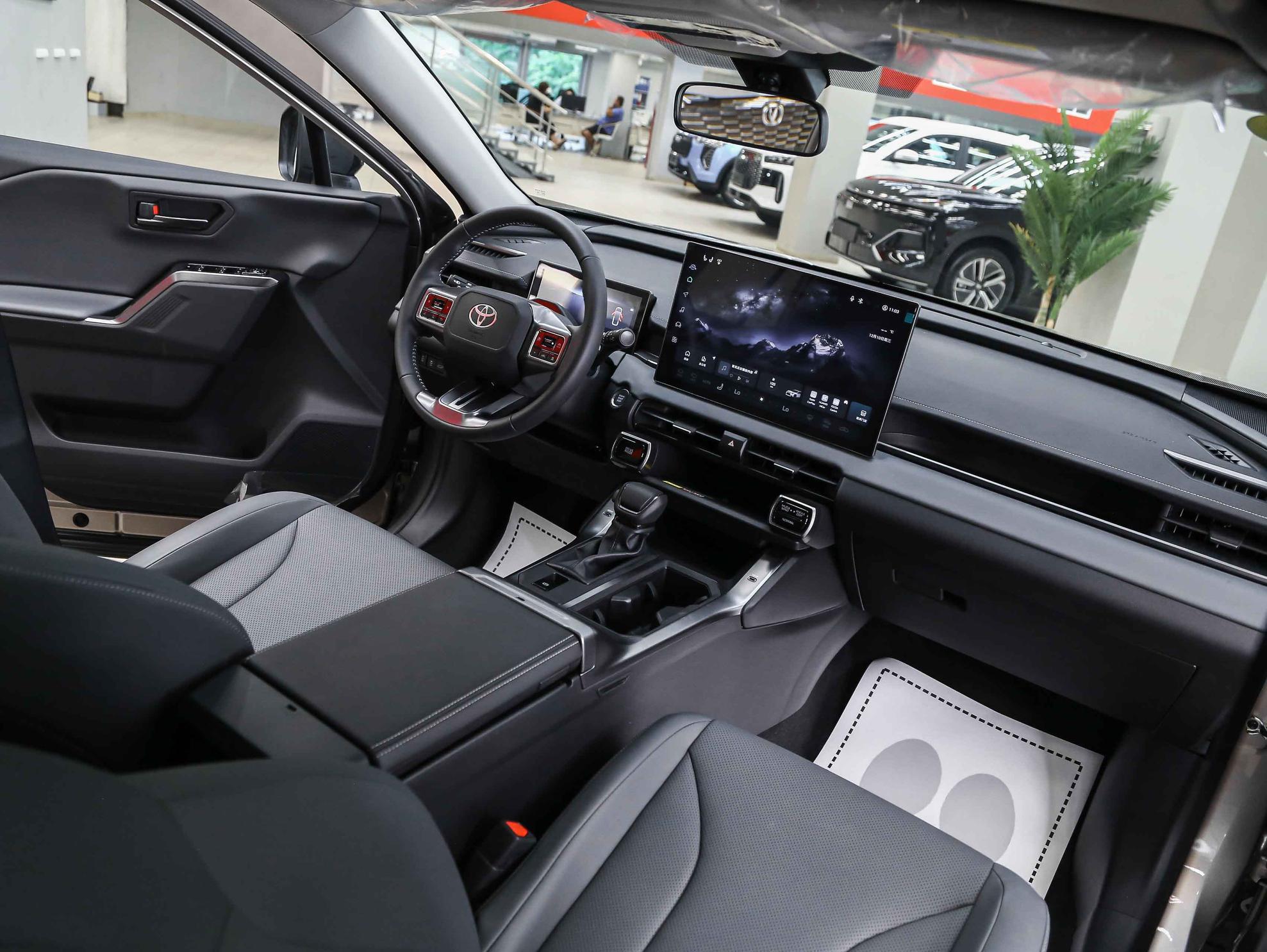 Toyota RAV4 2026, коричневый, ДЦ Орехово