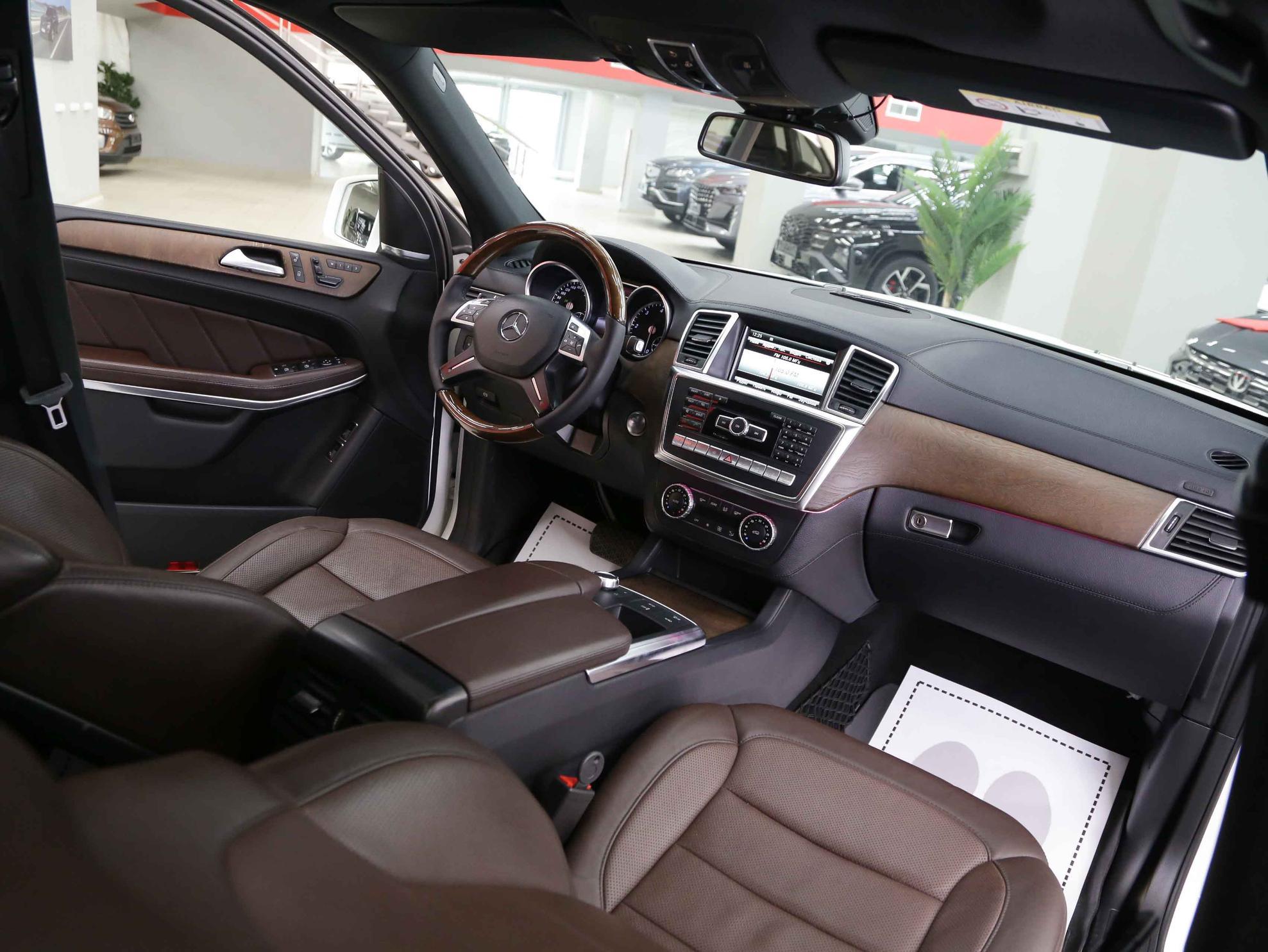 Mercedes-Benz GL-Класс 2014, белый, ДЦ Орехово