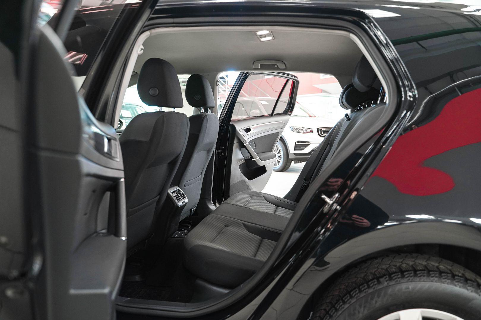 Volkswagen Golf 2013, черный, ДЦ Орехово