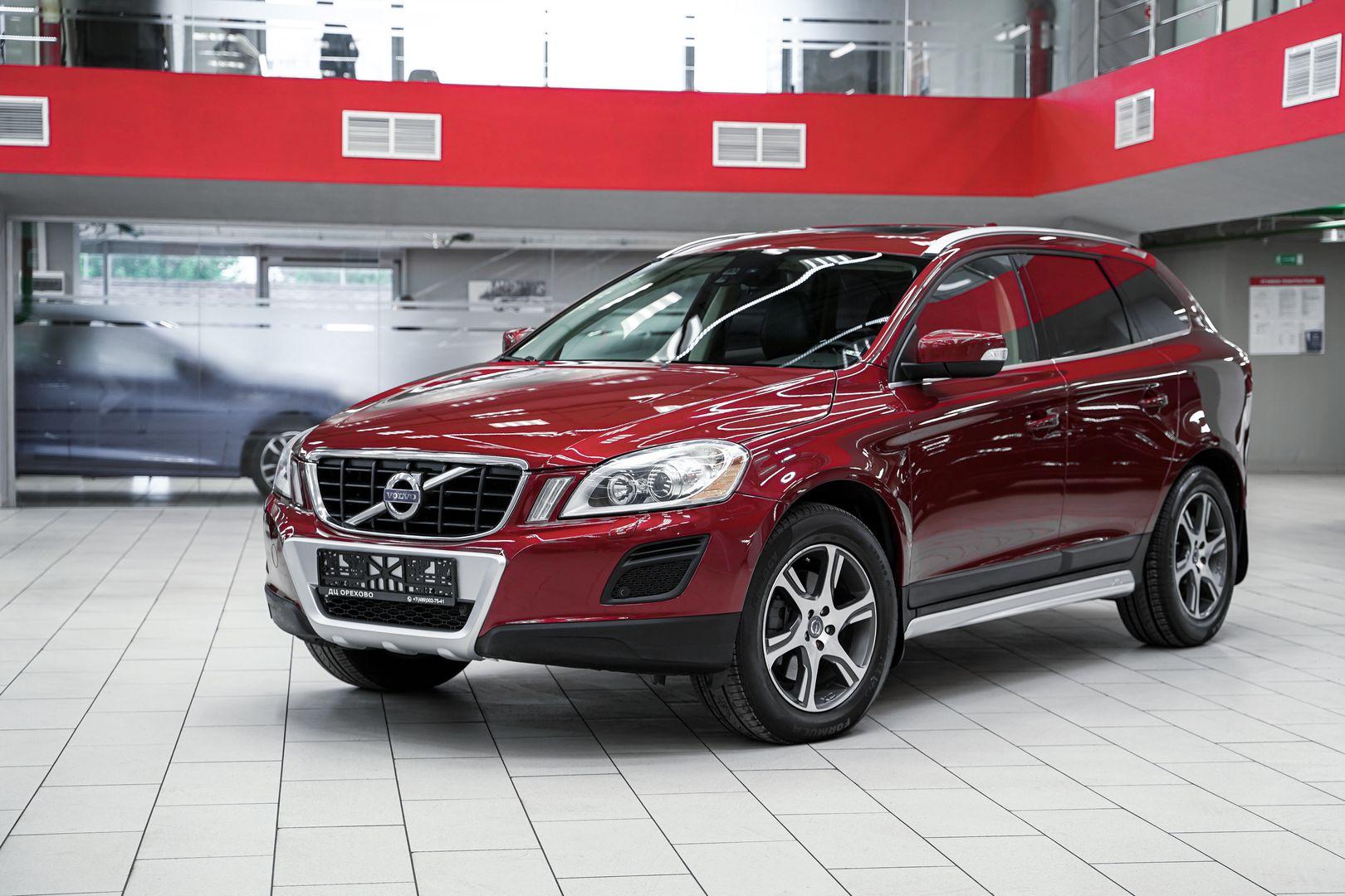 Volvo XC60 2011, красный, ДЦ Орехово