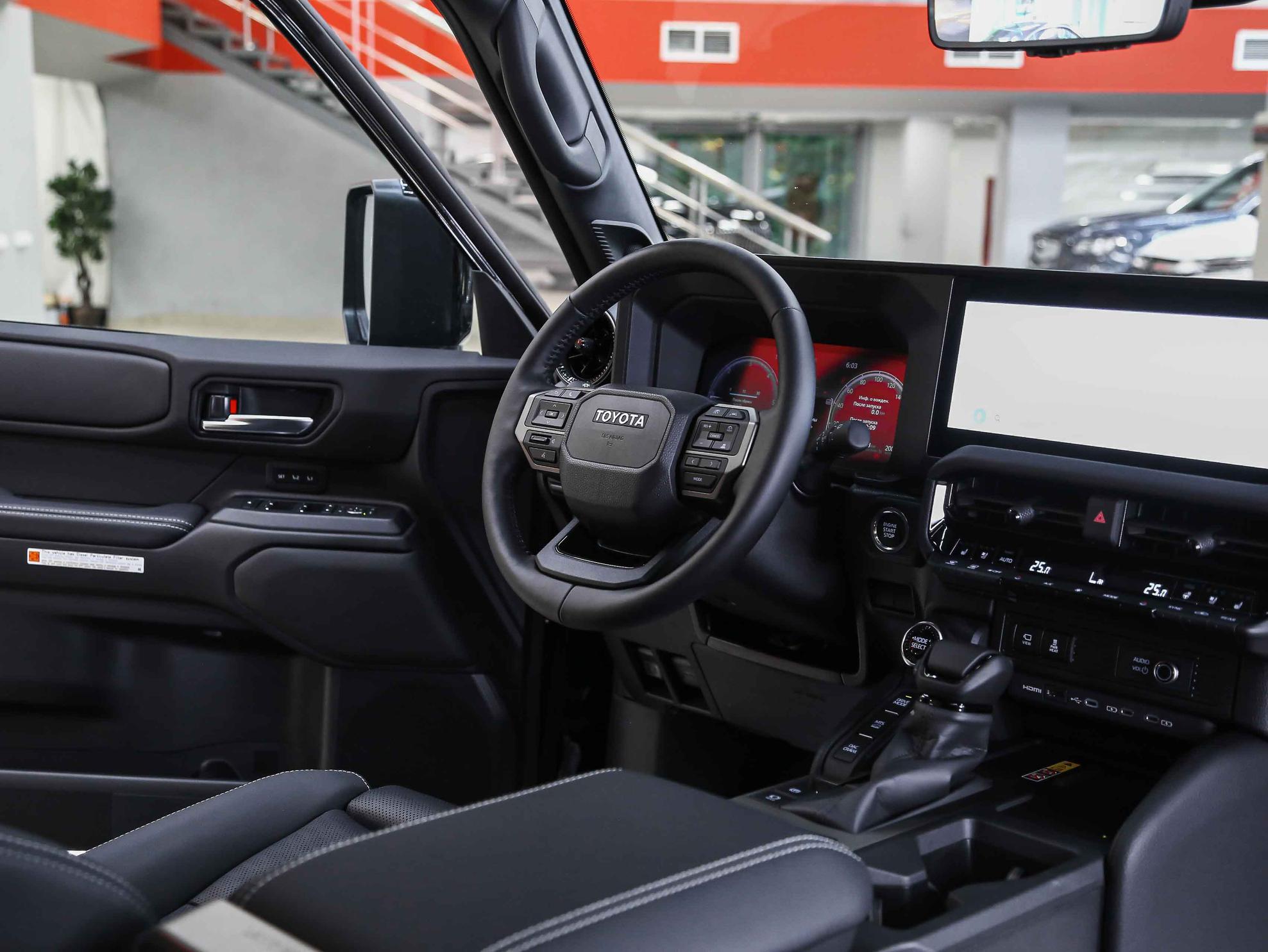 Toyota Land Cruiser Prado 2026, черный, ДЦ Орехово