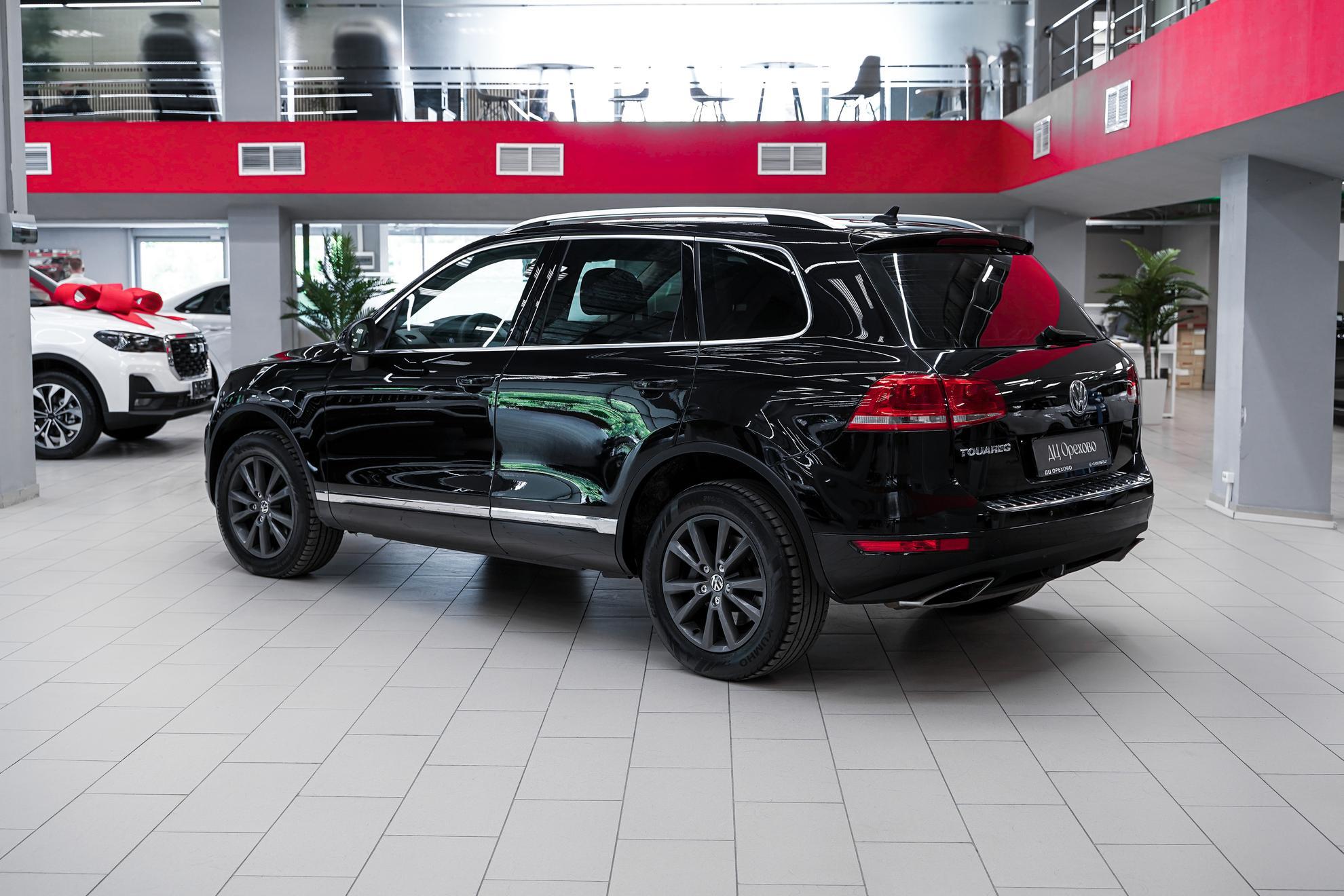 Volkswagen Touareg 2012, черный, ДЦ Орехово