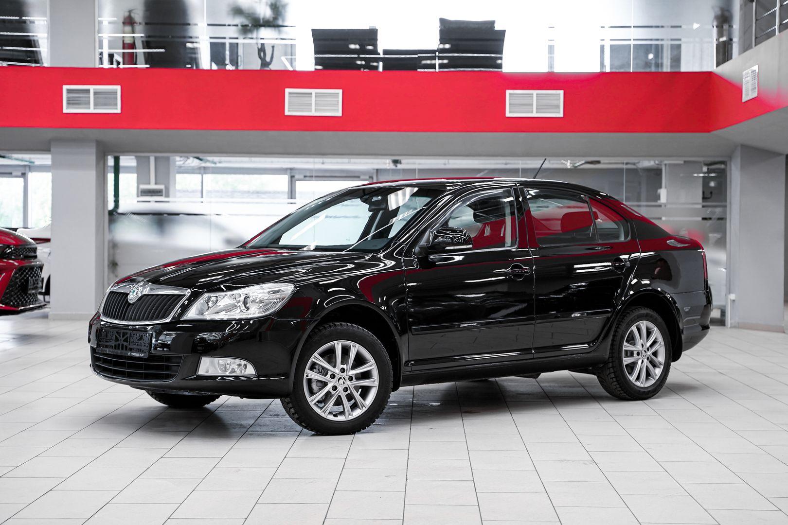 Skoda Octavia 2012, черный, ДЦ Орехово