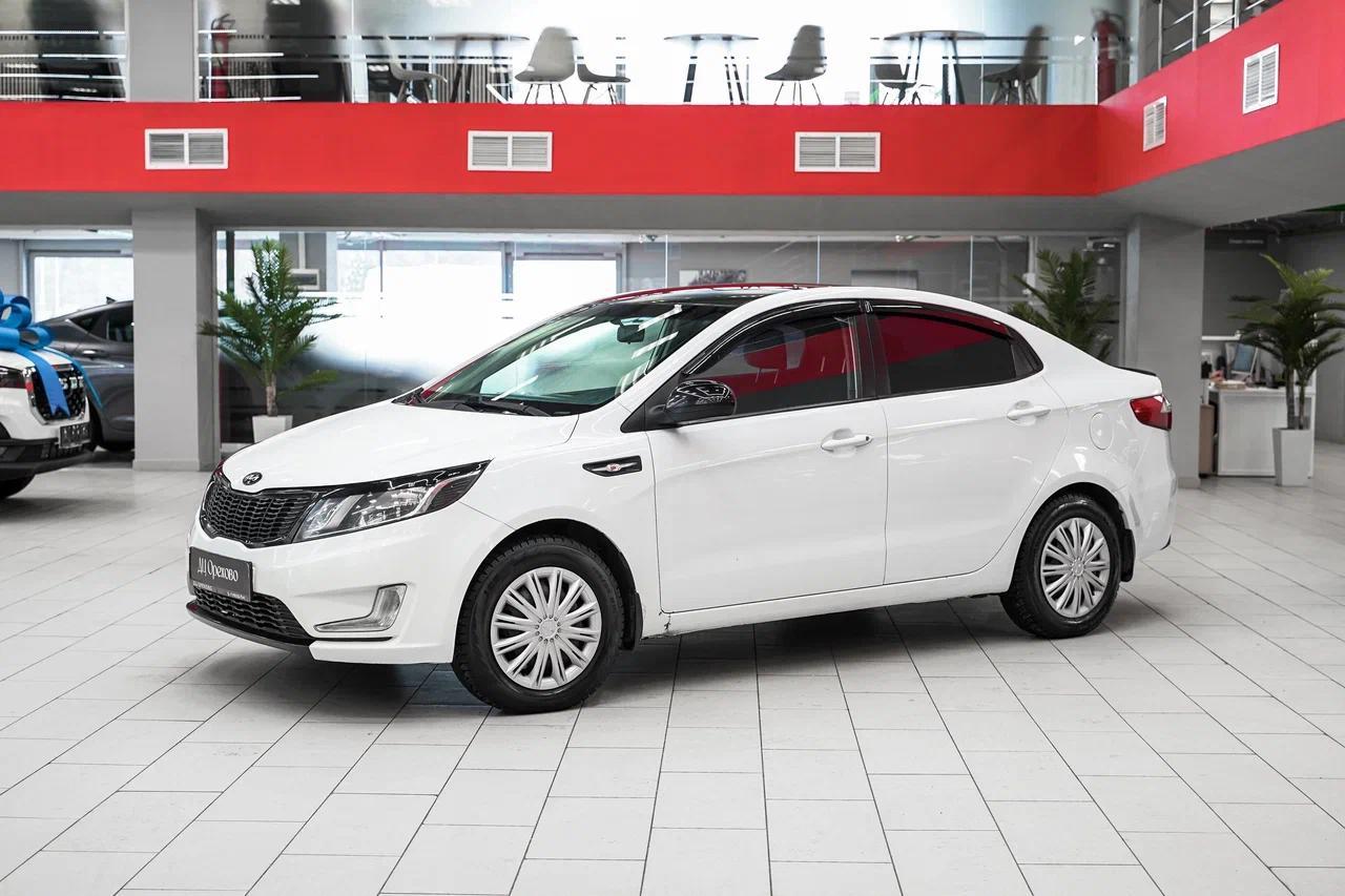 Kia Rio 2011, белый, ДЦ Орехово