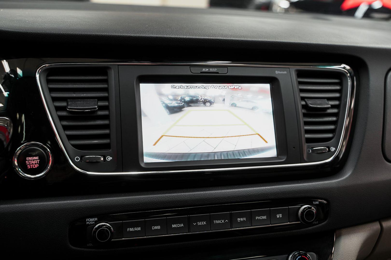 Kia Carnival 2017, белый, ДЦ Орехово