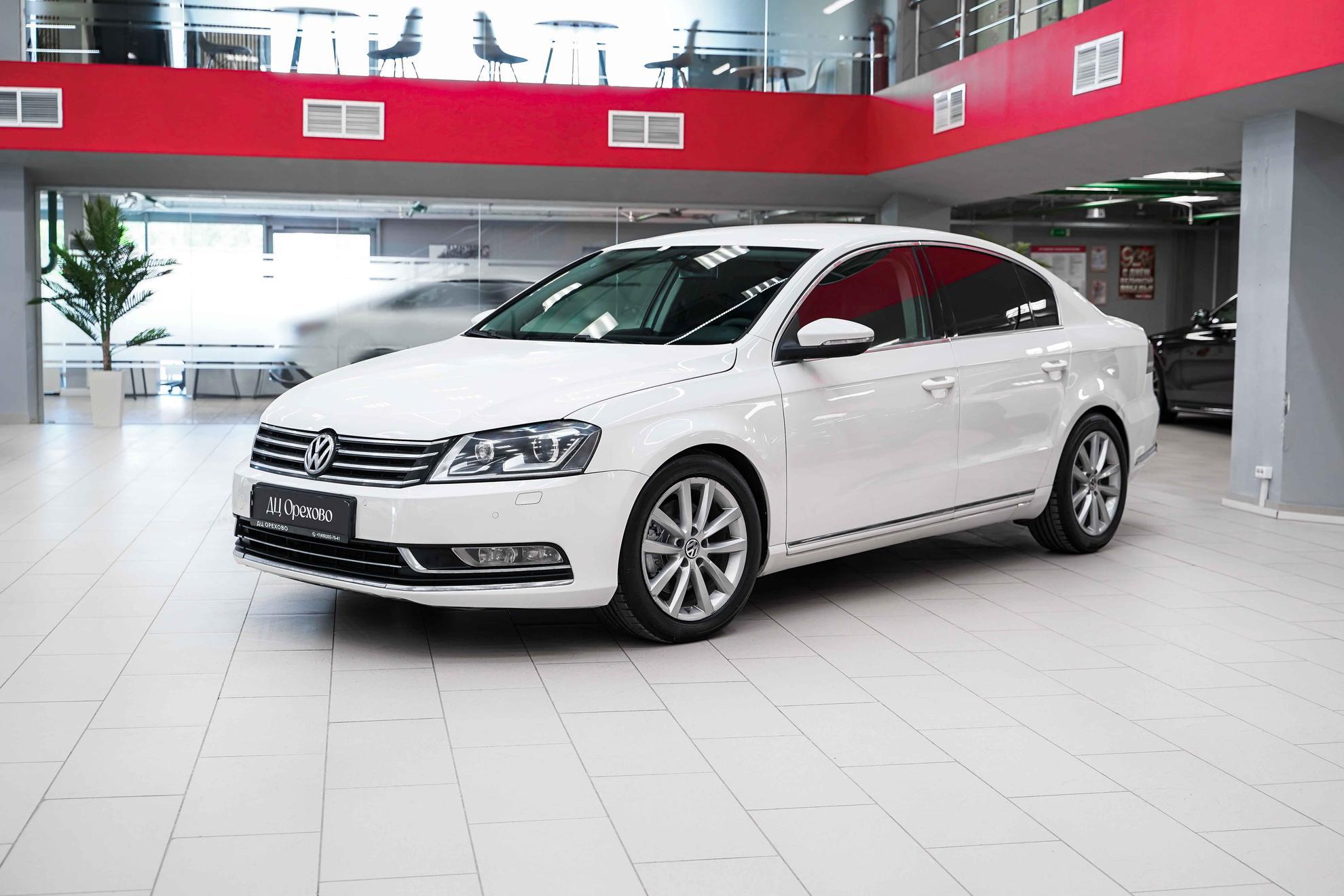 Volkswagen Passat 2012, белый, ДЦ Орехово