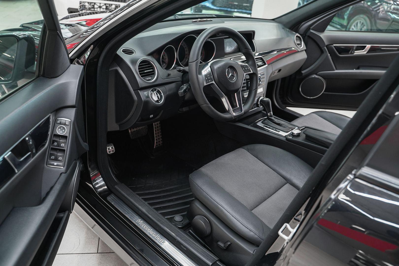 Mercedes-Benz C-Класс 2011, черный, ДЦ Орехово
