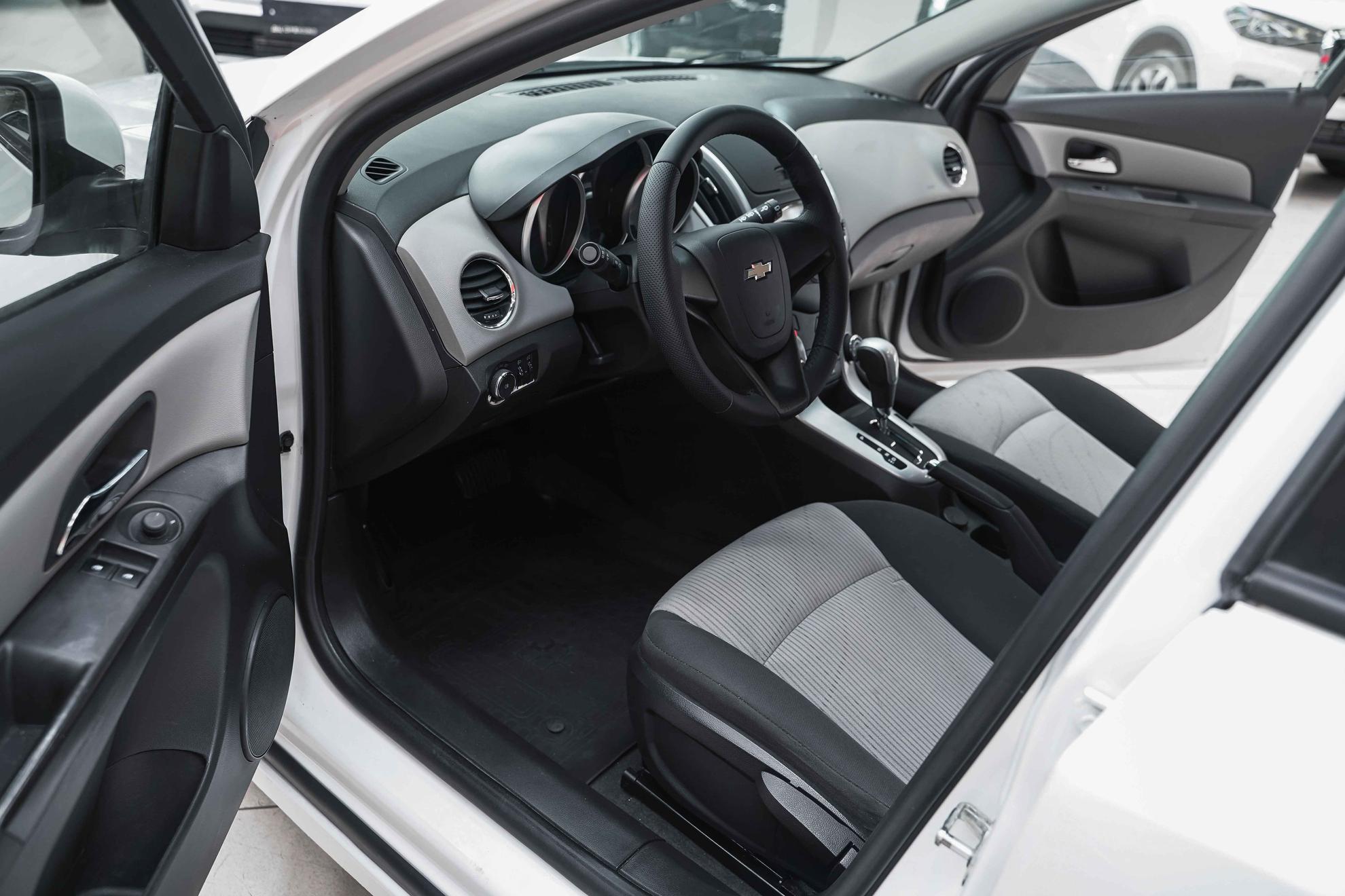 Chevrolet Cruze 2014, белый, ДЦ Орехово