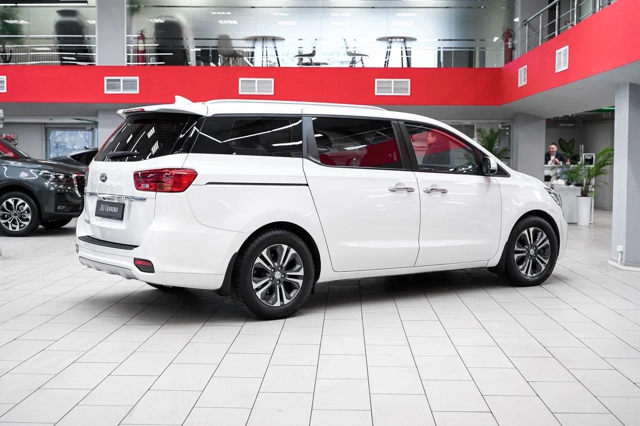 Kia Carnival 2018, белый, ДЦ Орехово