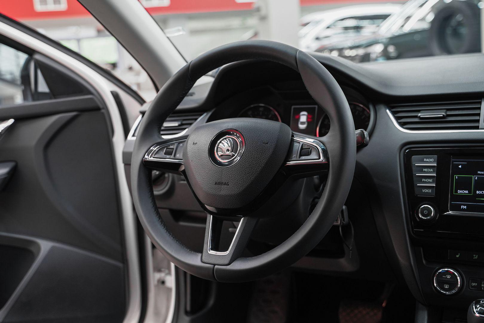 Skoda Octavia 2015, белый, ДЦ Орехово