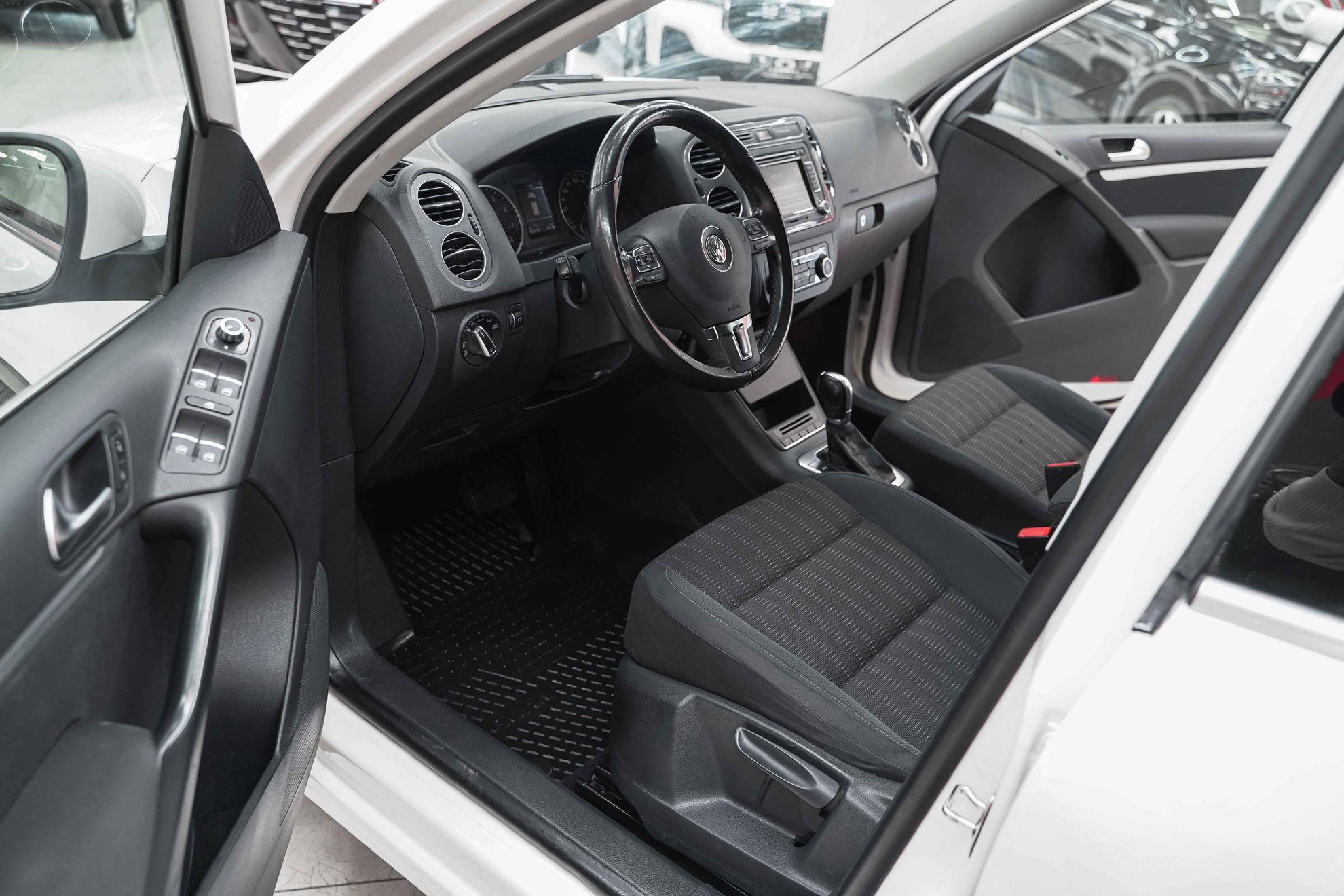 Volkswagen Tiguan 2012, белый, ДЦ Орехово