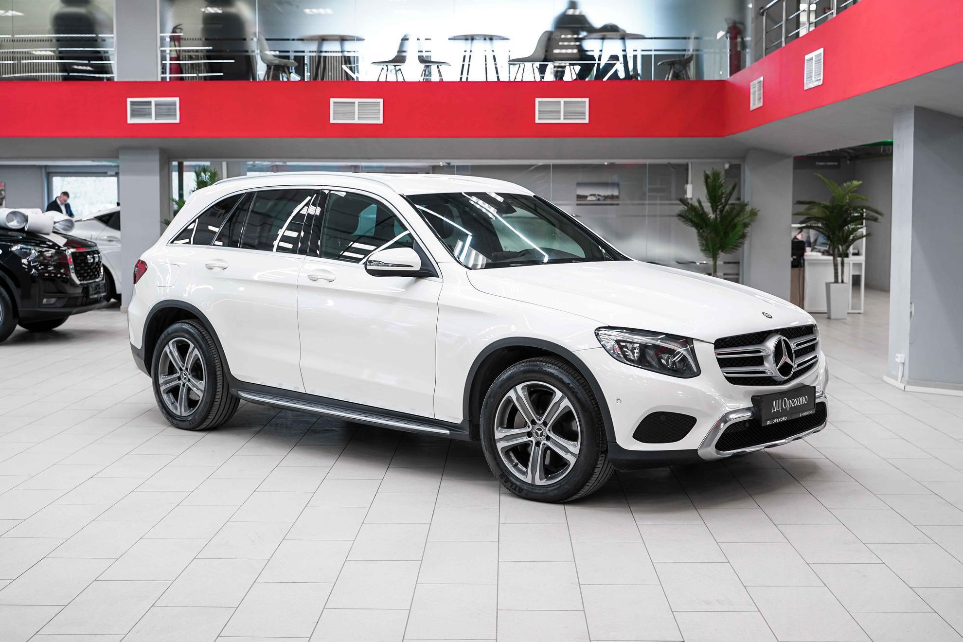 Mercedes-Benz GLC 2017, белый, ДЦ Орехово