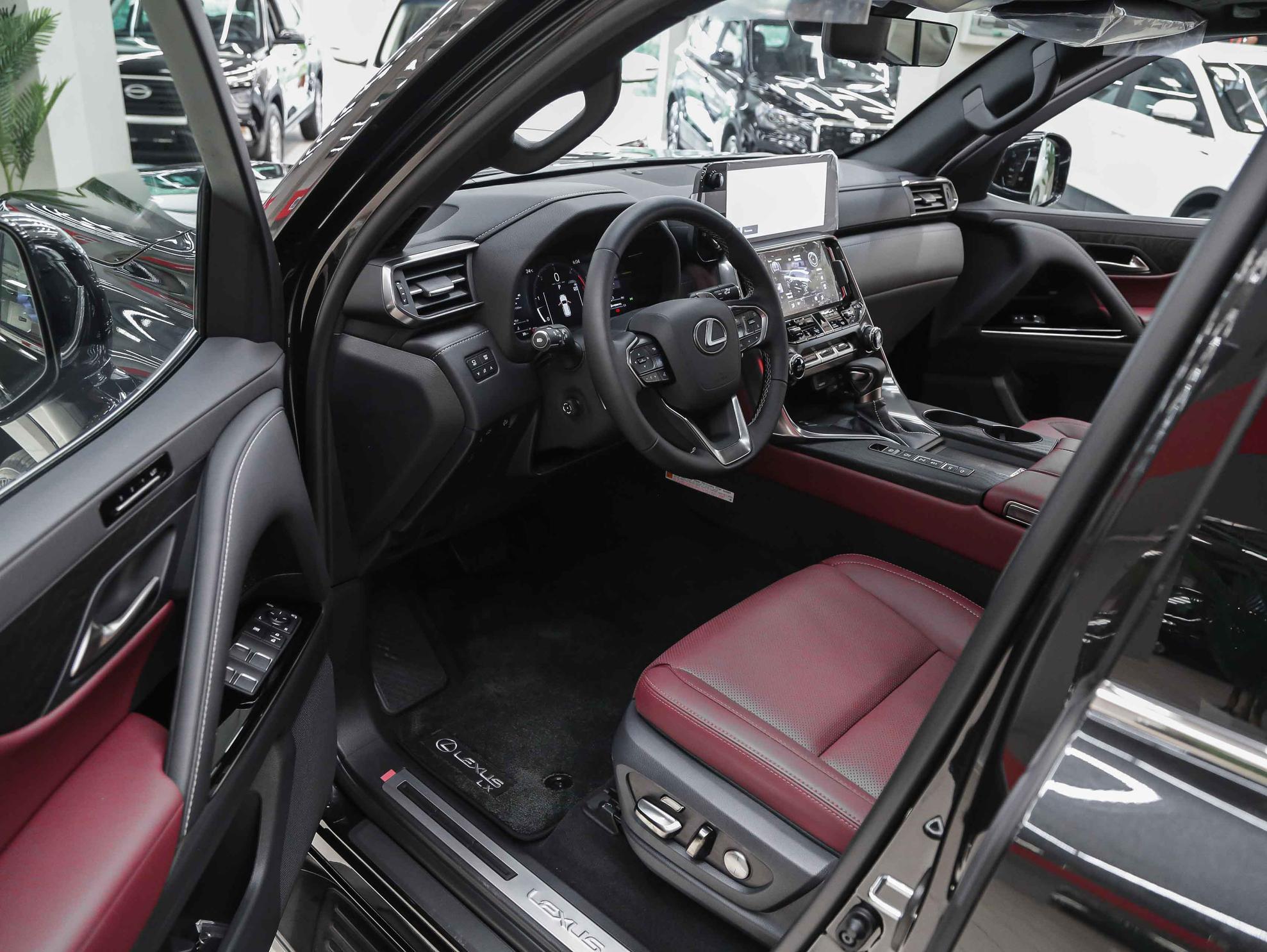Lexus LX 2026, черный, ДЦ Орехово
