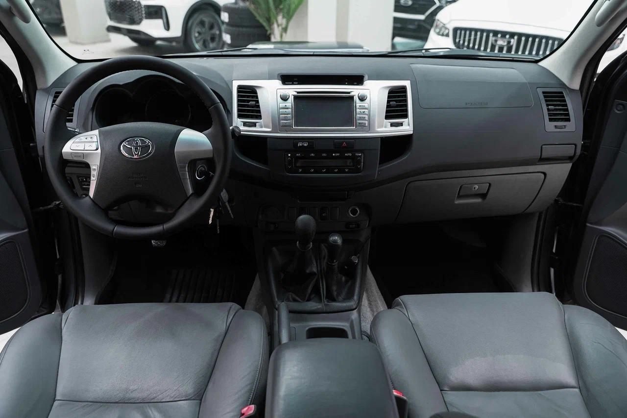 Toyota Hilux 2012, серый, ДЦ Орехово