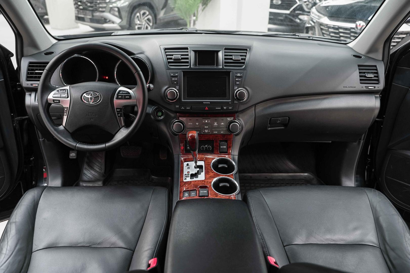 Toyota Highlander 2012, черный, ДЦ Орехово