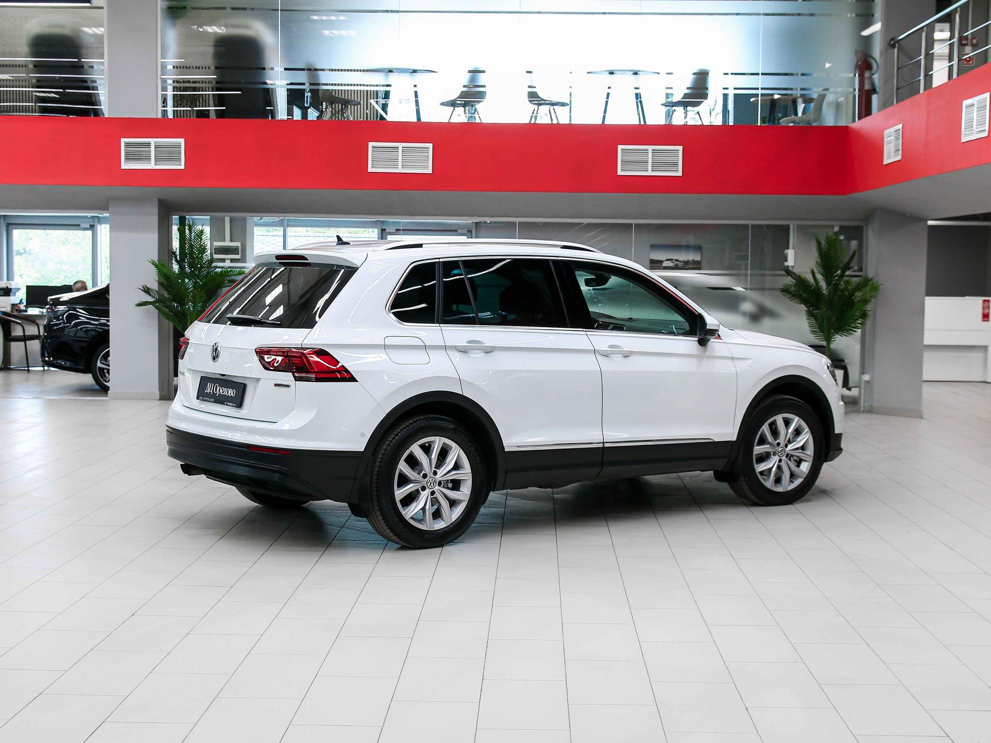 Volkswagen Tiguan 2019, белый, ДЦ Орехово