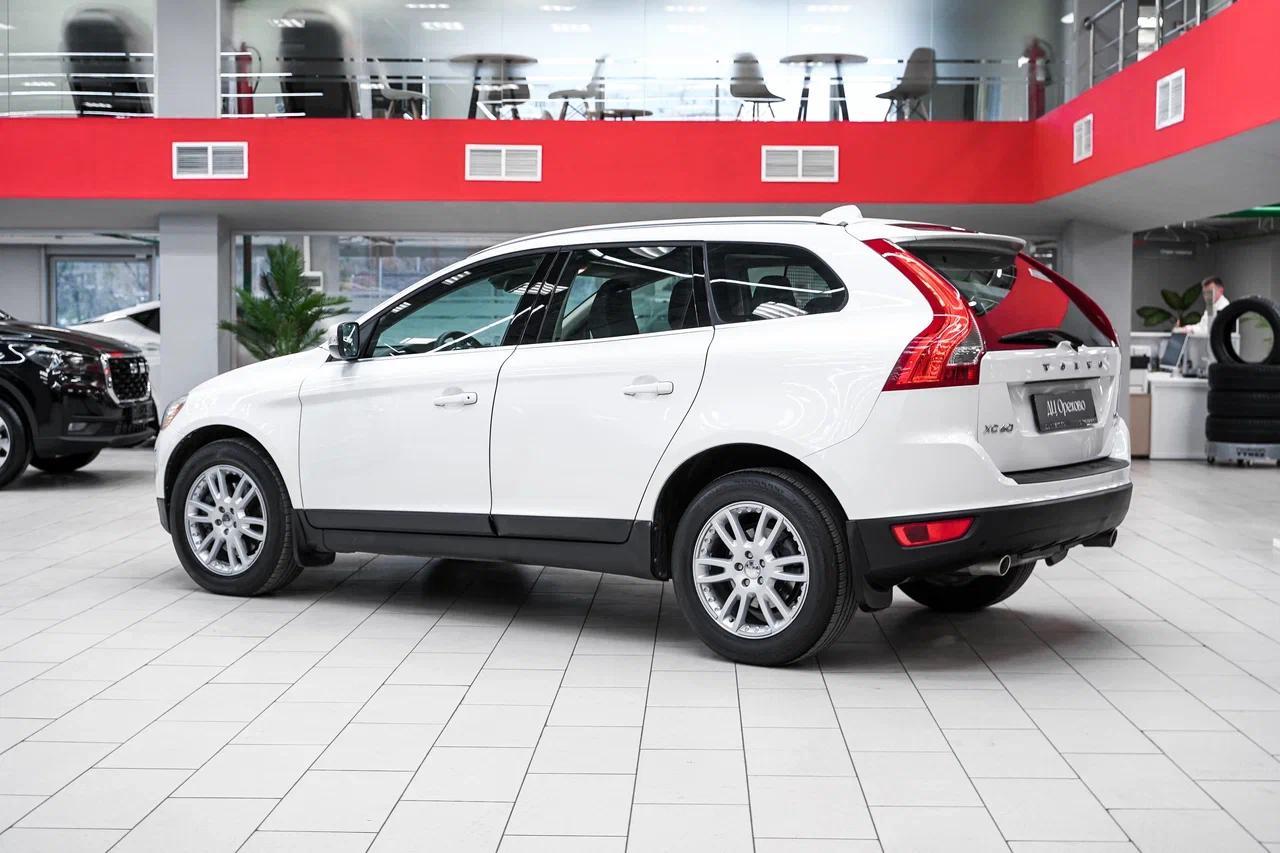 Volvo XC60 2012, белый, ДЦ Орехово