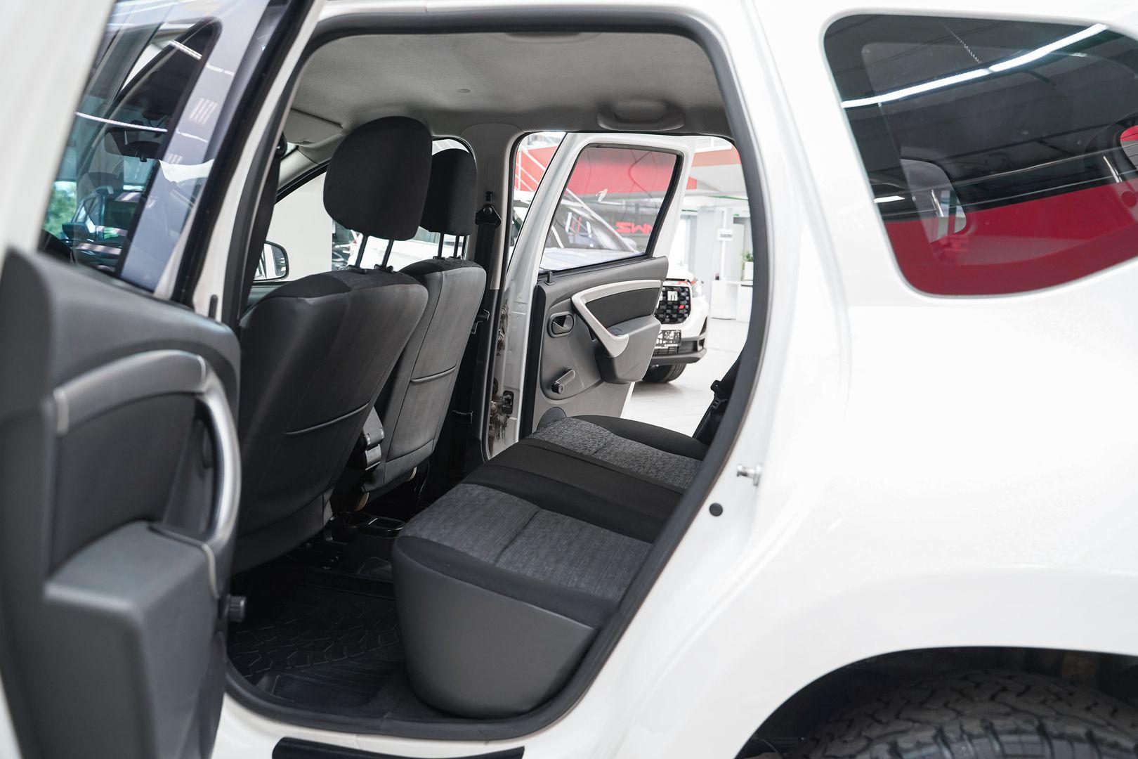 Renault Duster 2013, белый, ДЦ Орехово