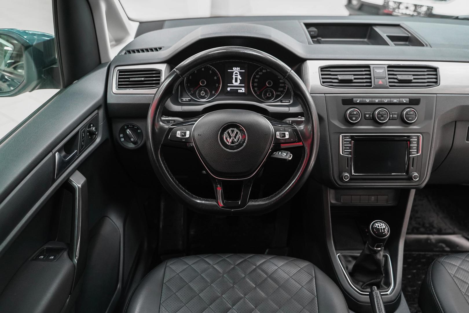 Volkswagen Caddy 2018, зеленый, ДЦ Орехово