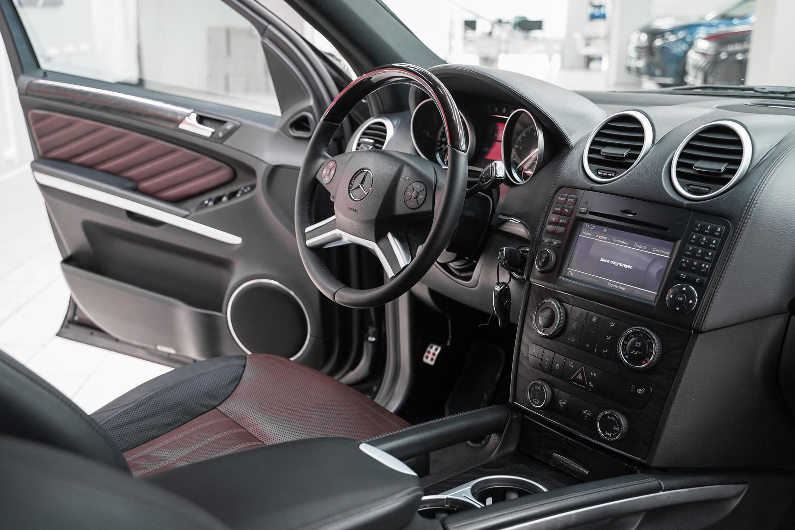 Mercedes-Benz GL-Класс 2012, черный, ДЦ Орехово