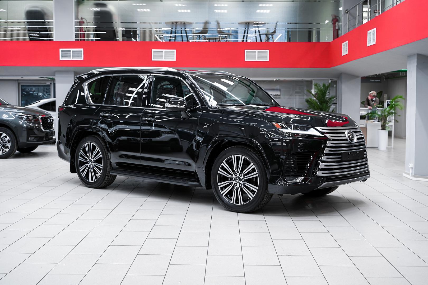 Lexus LX 2025, черный, ДЦ Орехово