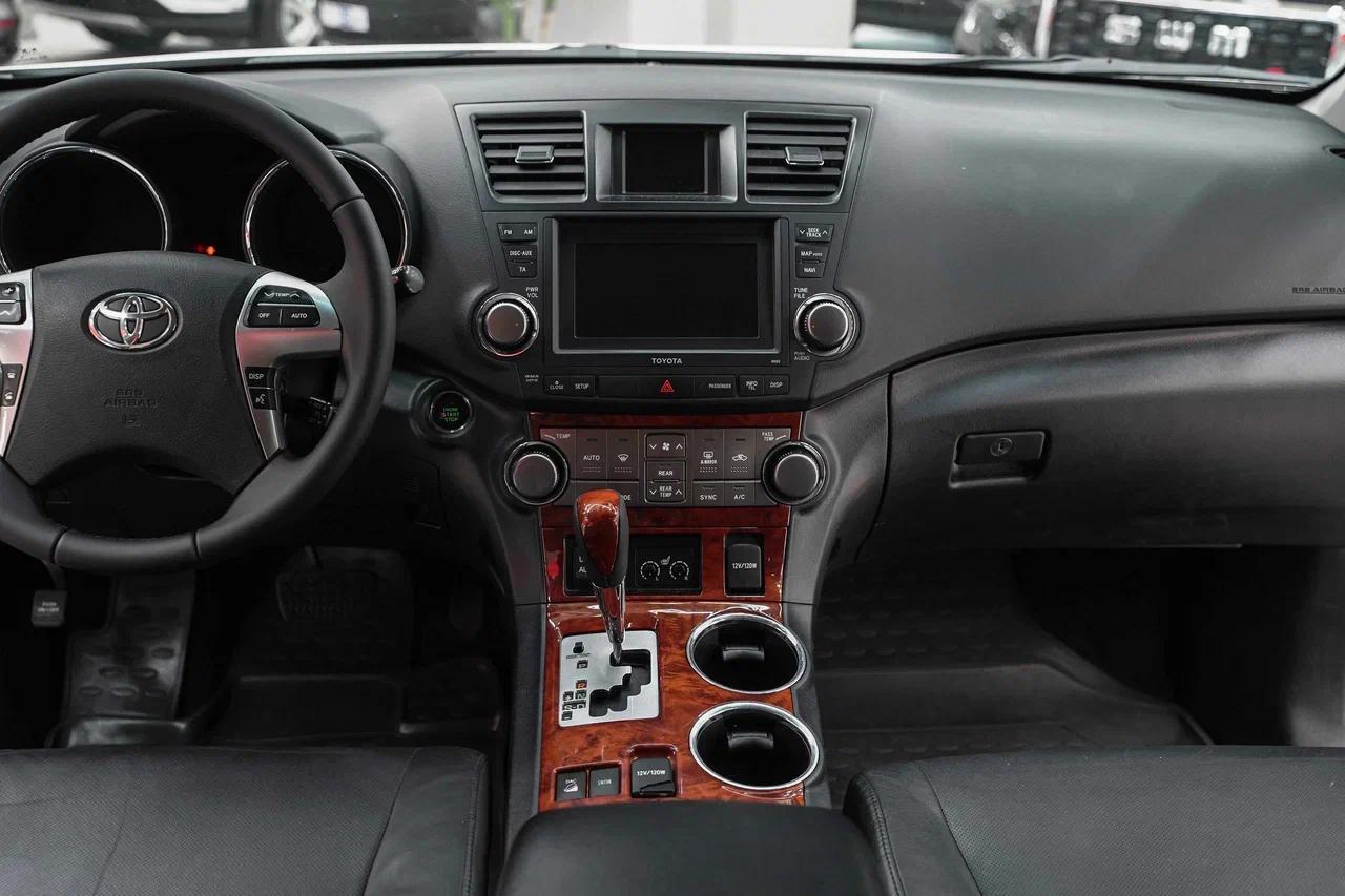 Toyota Highlander 2011, белый, ДЦ Орехово