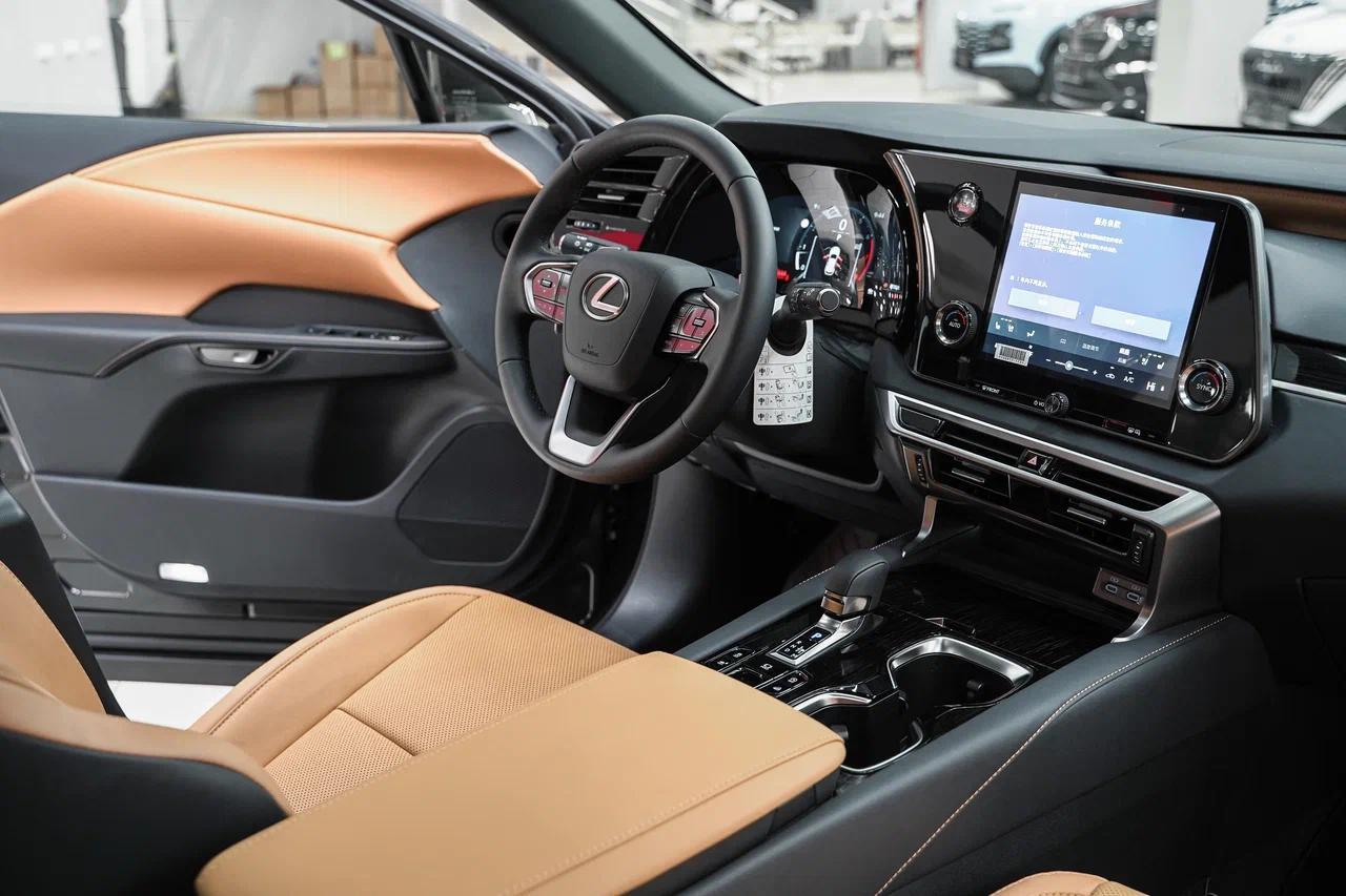 Lexus RX 2025, черный, ДЦ Орехово