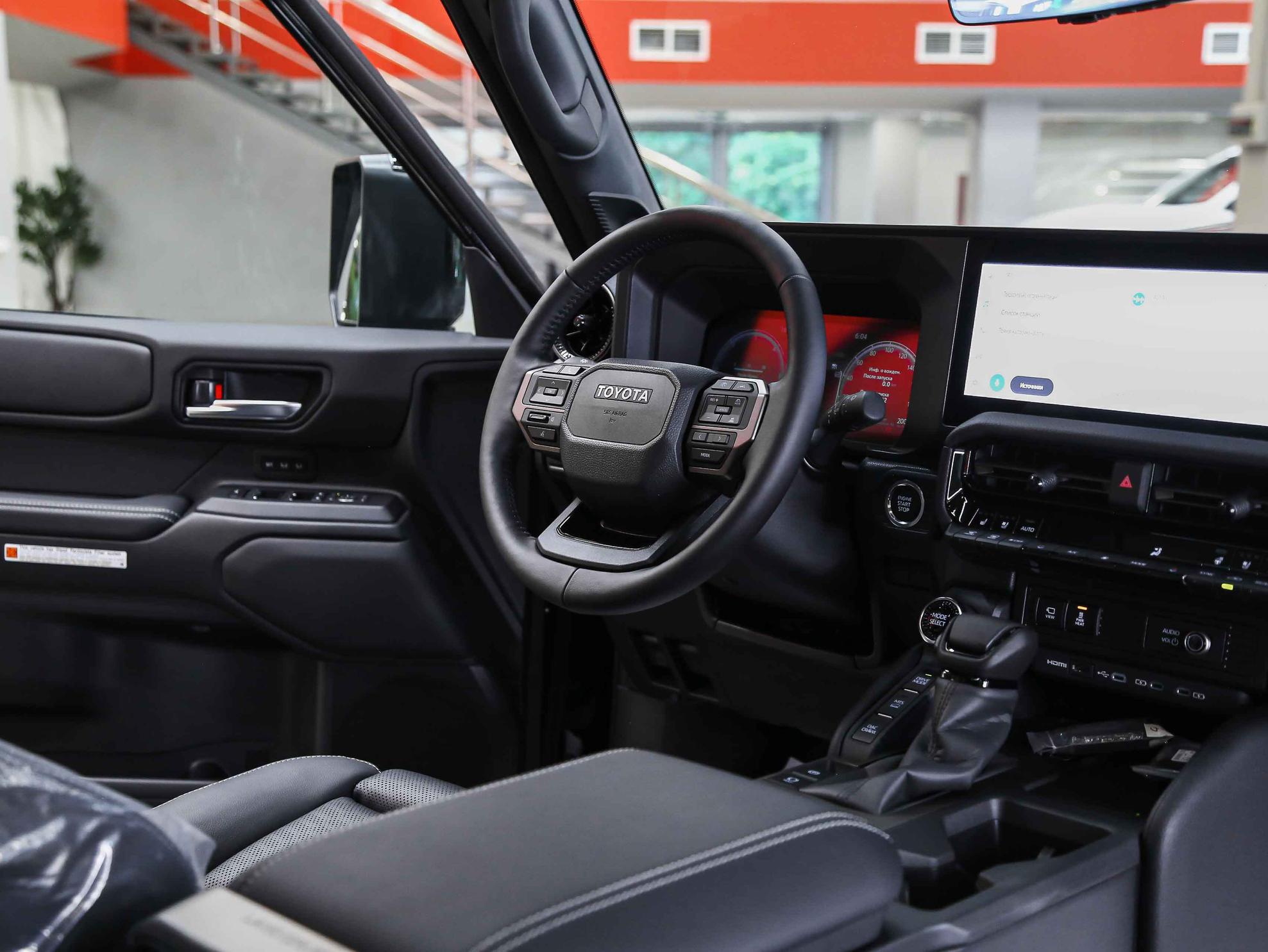 Toyota Land Cruiser Prado 2026, черный, ДЦ Орехово