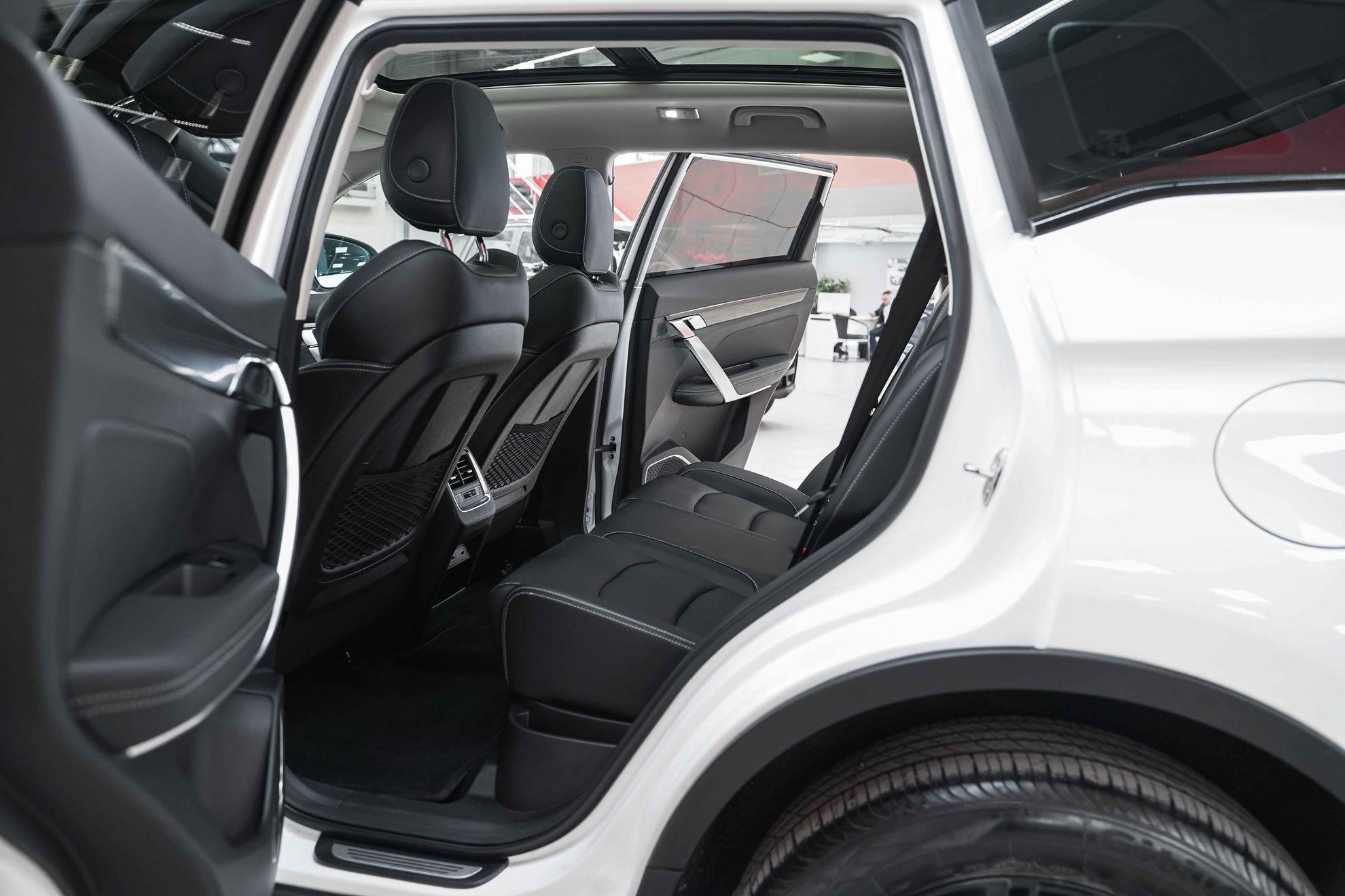 Geely Atlas Pro 2023, белый, ДЦ Орехово