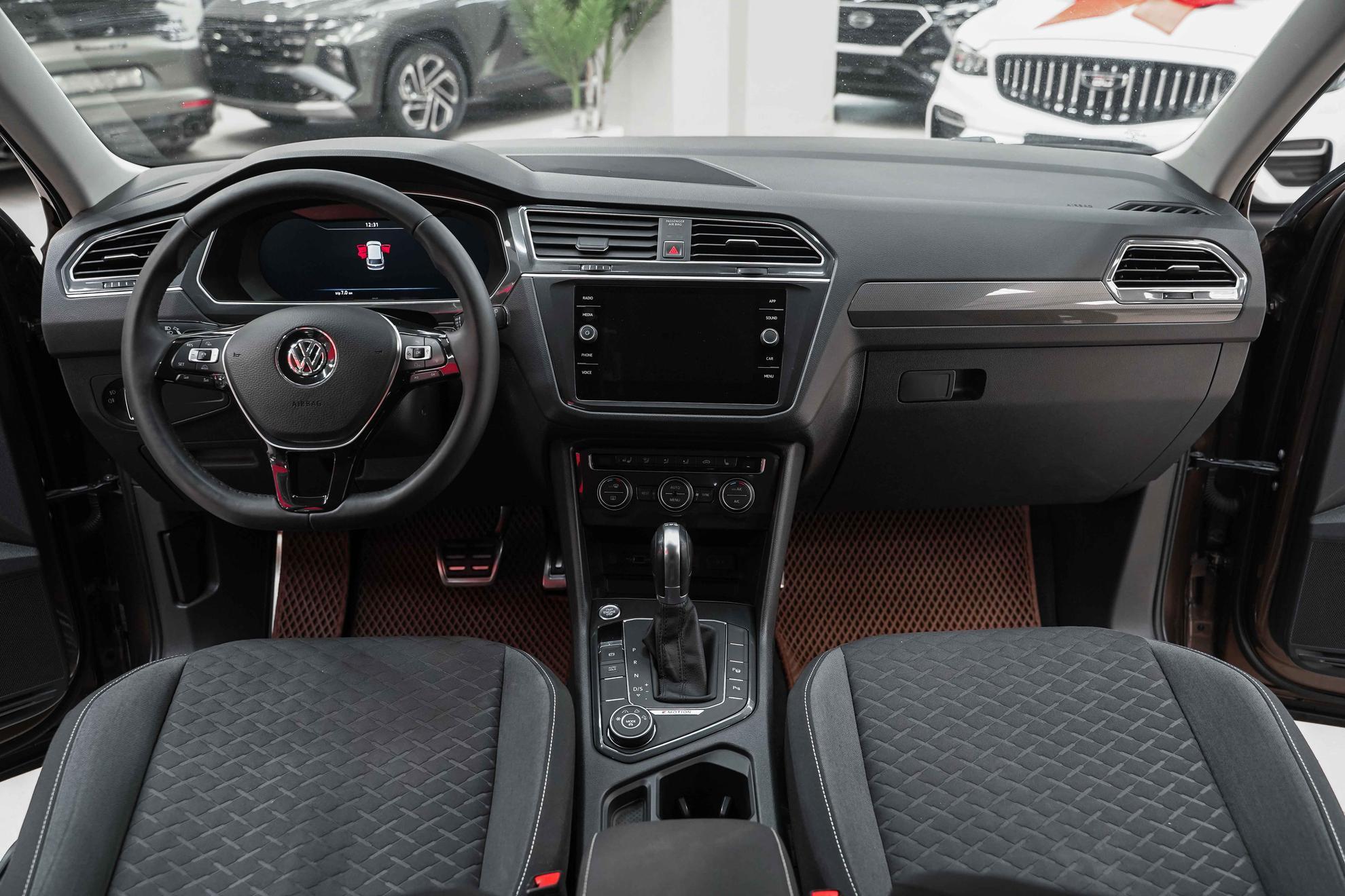 Volkswagen Tiguan 2018, коричневый, ДЦ Орехово