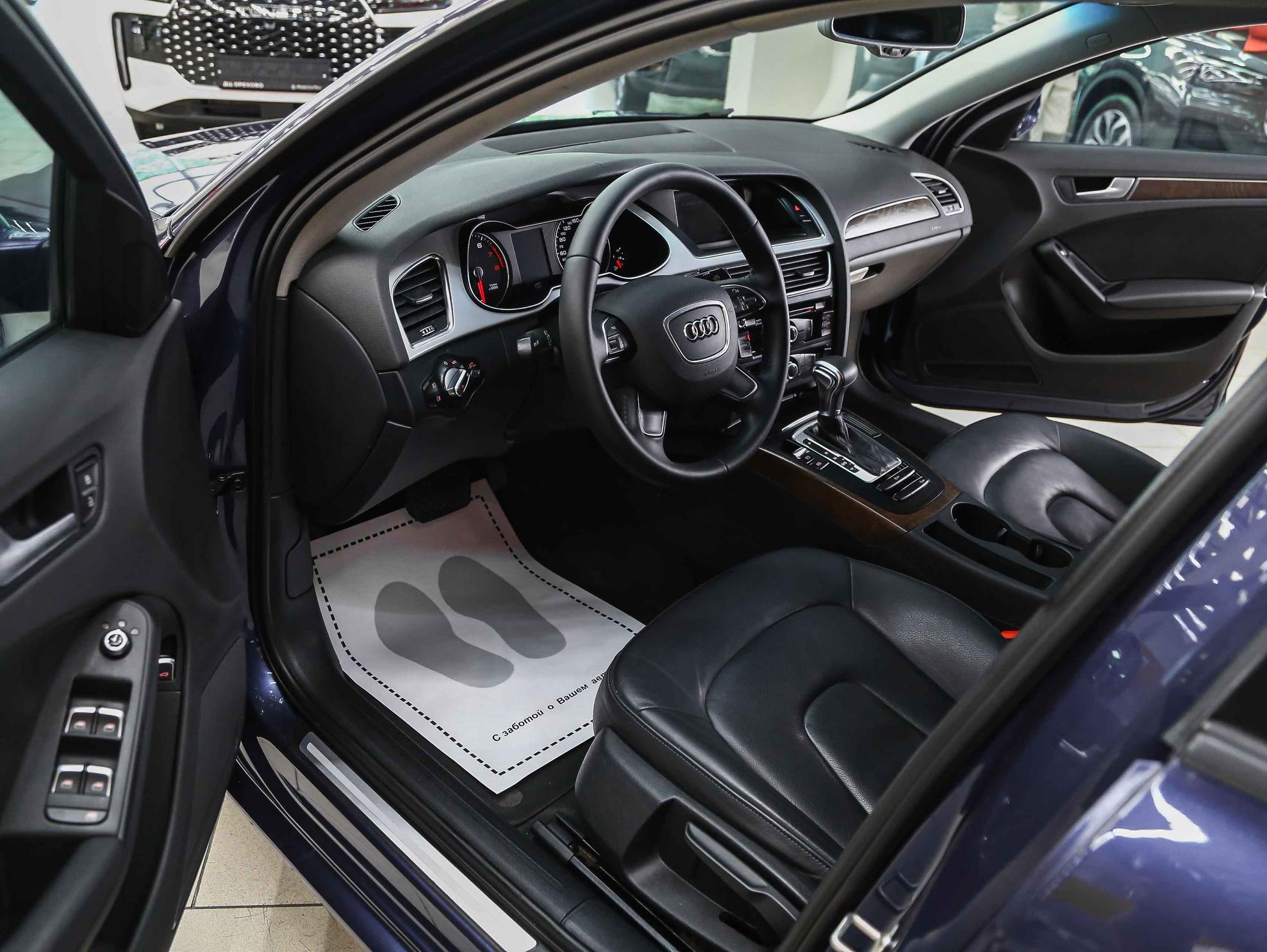 Audi A4 2015, синий, ДЦ Орехово